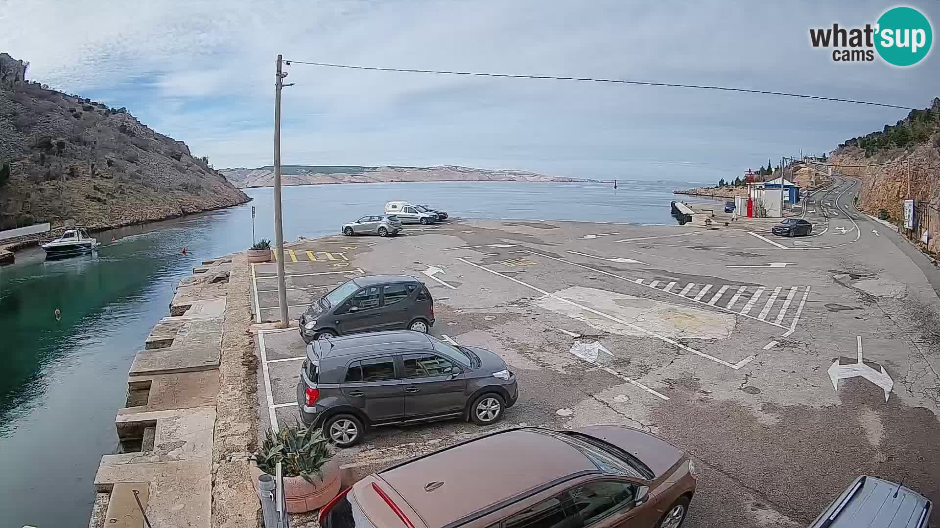 Webcam del puerto de ferris de Prizna – hacia la isla de Pag