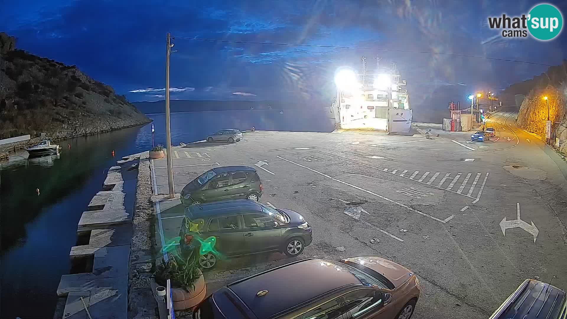 Webcam del puerto de ferris de Prizna – hacia la isla de Pag