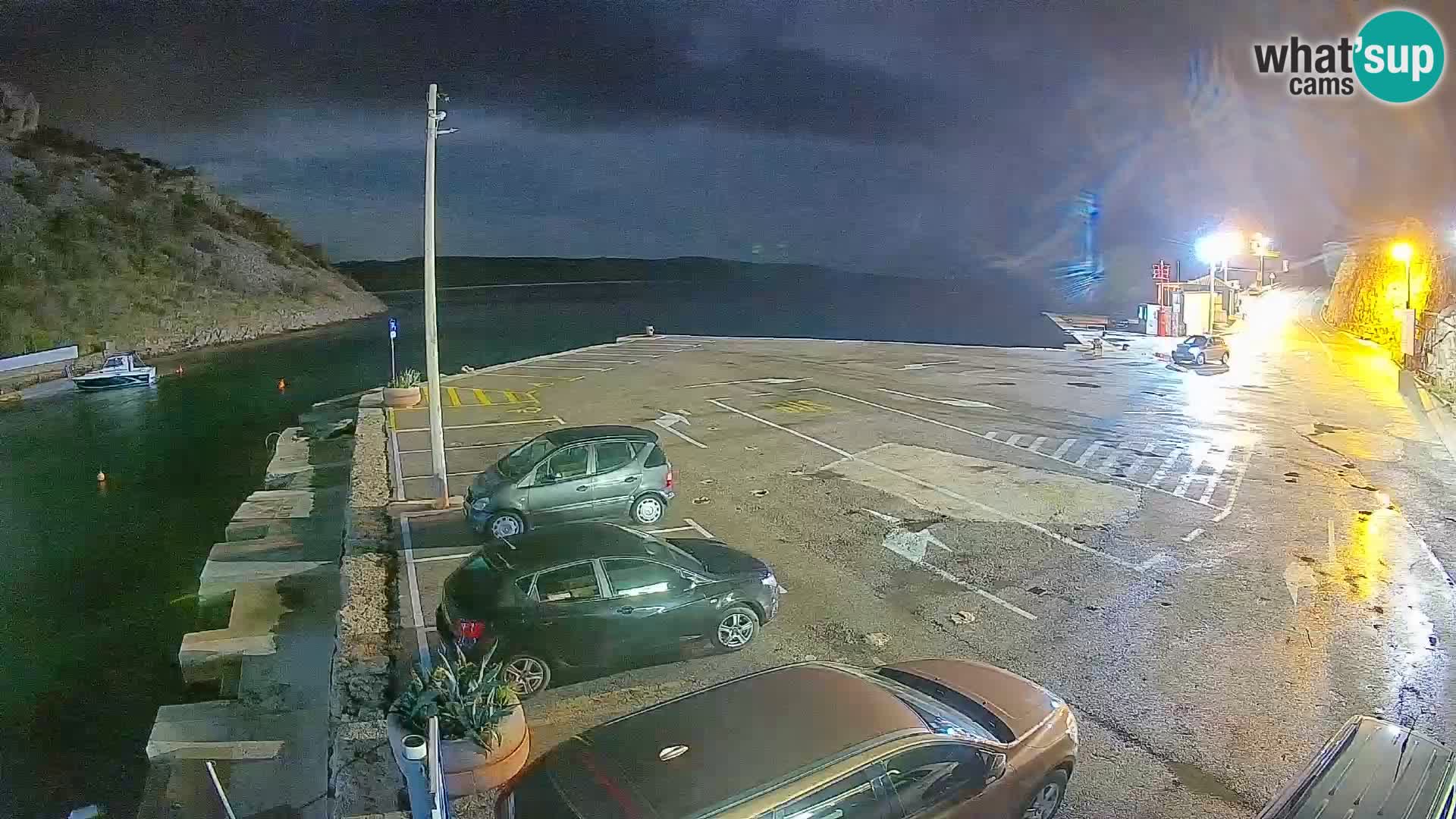 Webcam del puerto de ferris de Prizna – hacia la isla de Pag