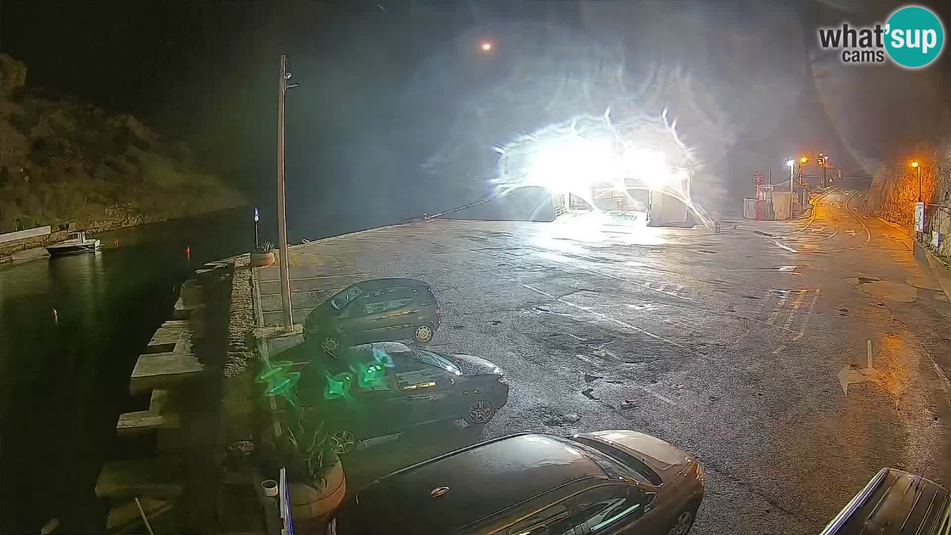 Webcam del puerto de ferris de Prizna – hacia la isla de Pag