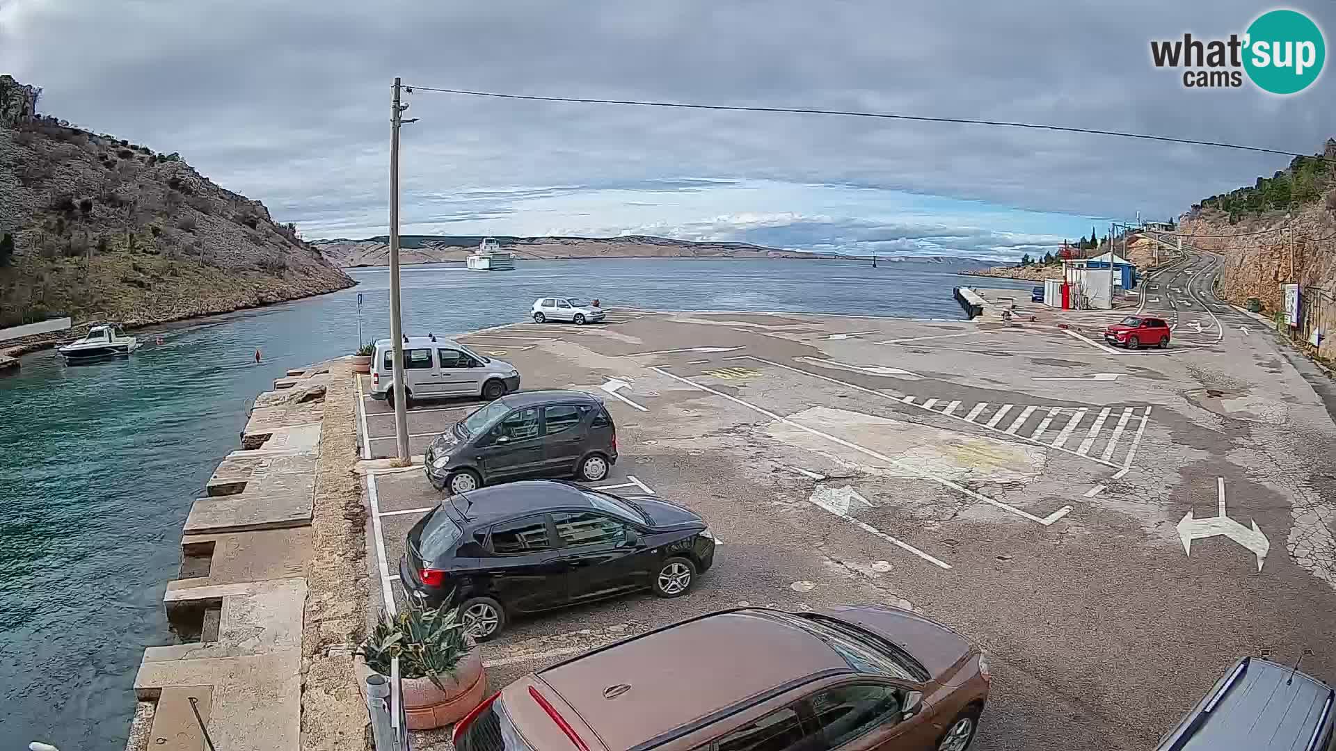 Web kamera trajektna luka Prizna – prema otoku Pag