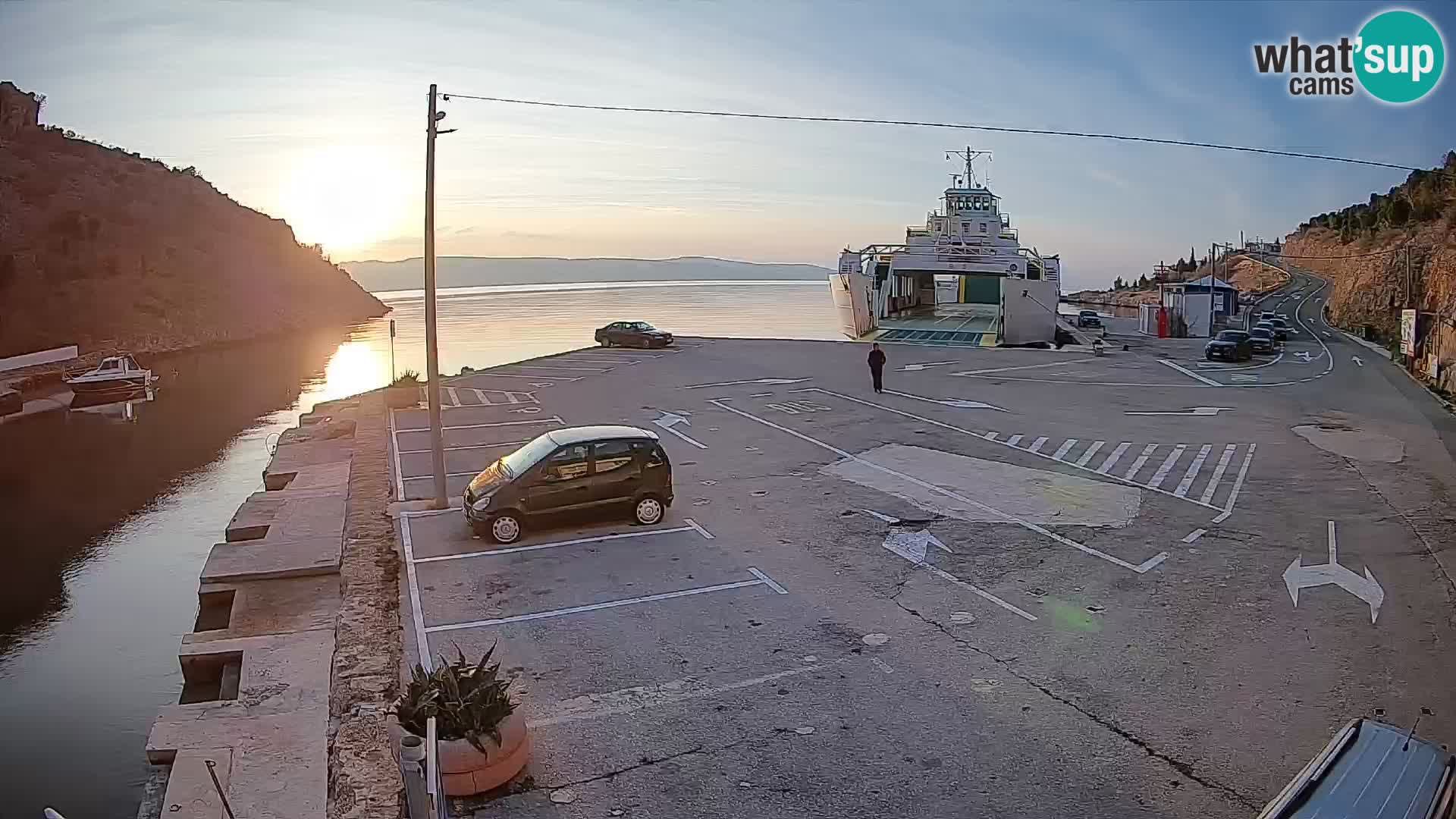 Webcam del puerto de ferris de Prizna – hacia la isla de Pag