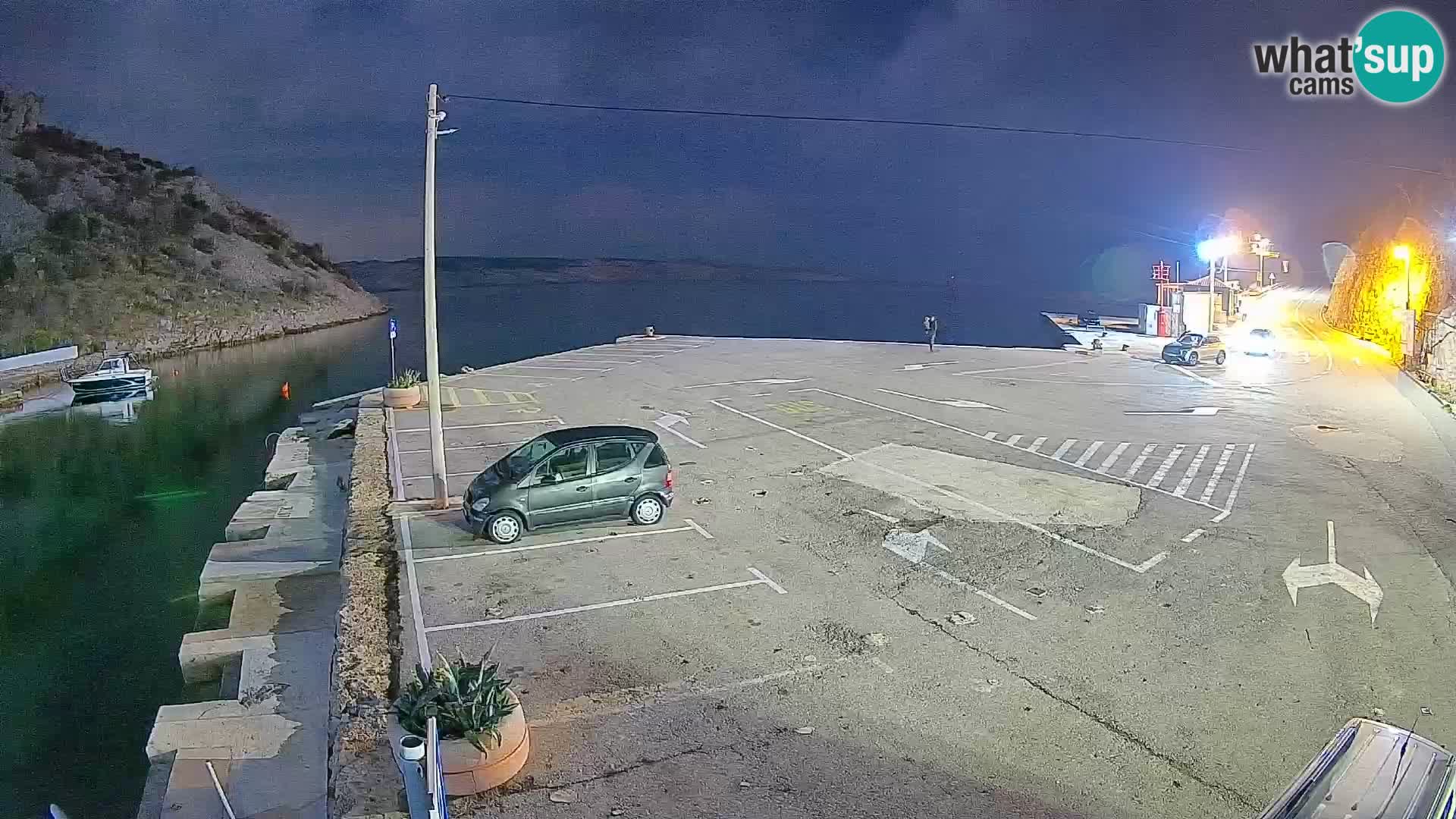Webcam del puerto de ferris de Prizna – hacia la isla de Pag