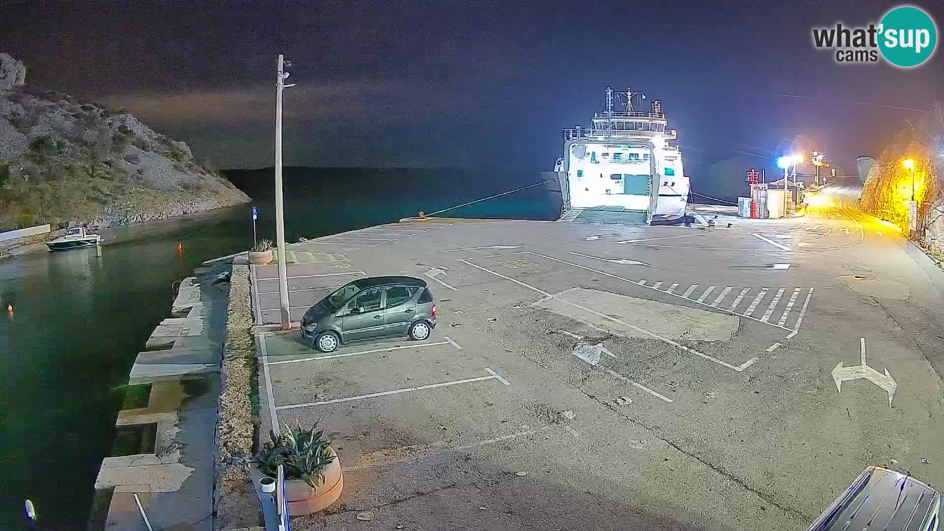 Webcam del puerto de ferris de Prizna – hacia la isla de Pag