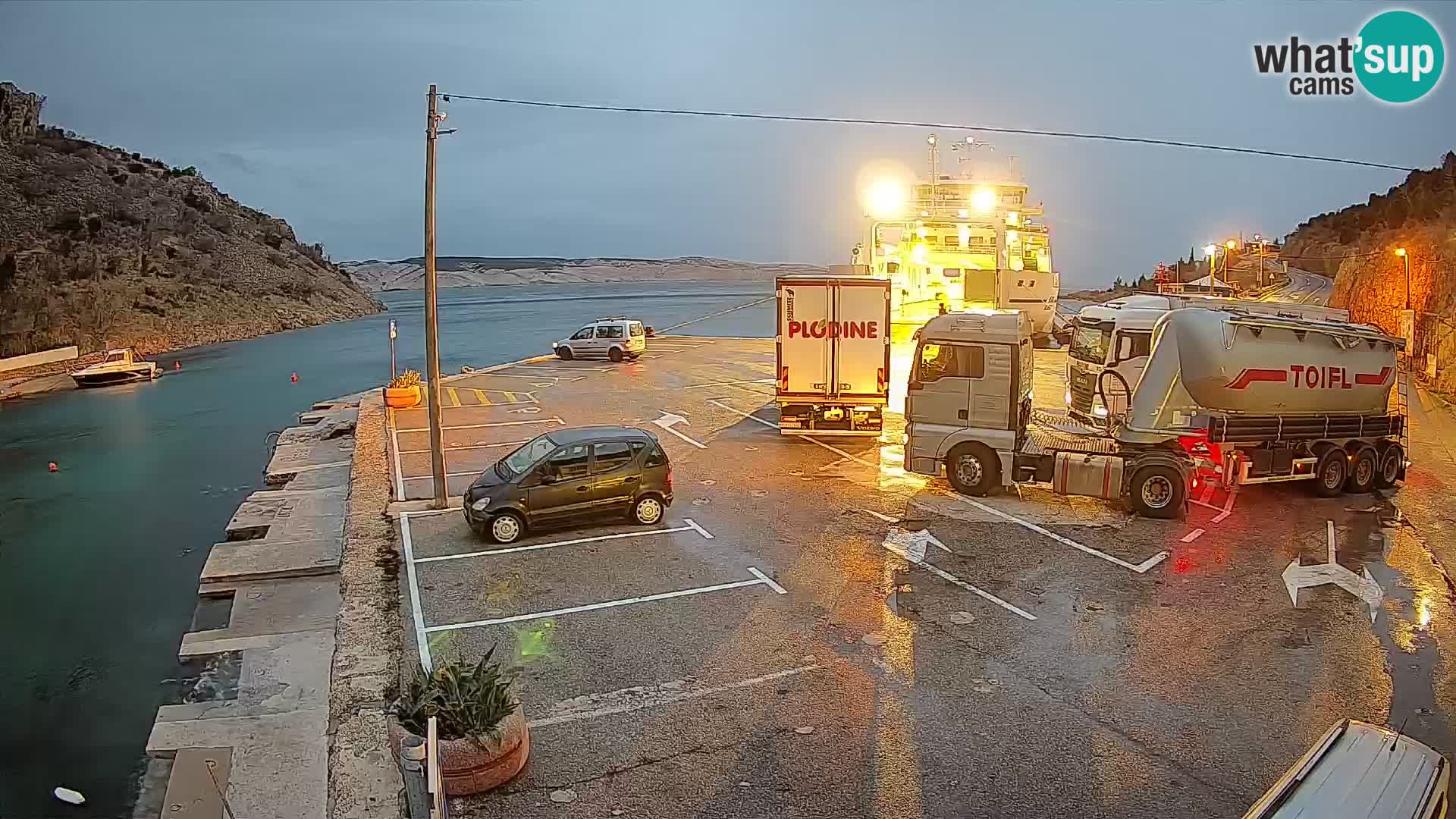 Webcam Prizna ferry port to Pag island