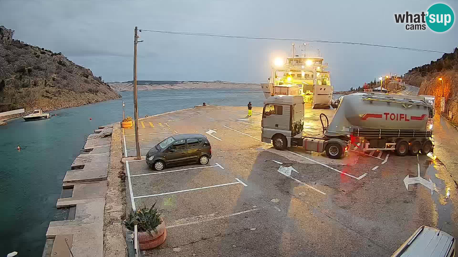 Webcam Prizna ferry port to Pag island