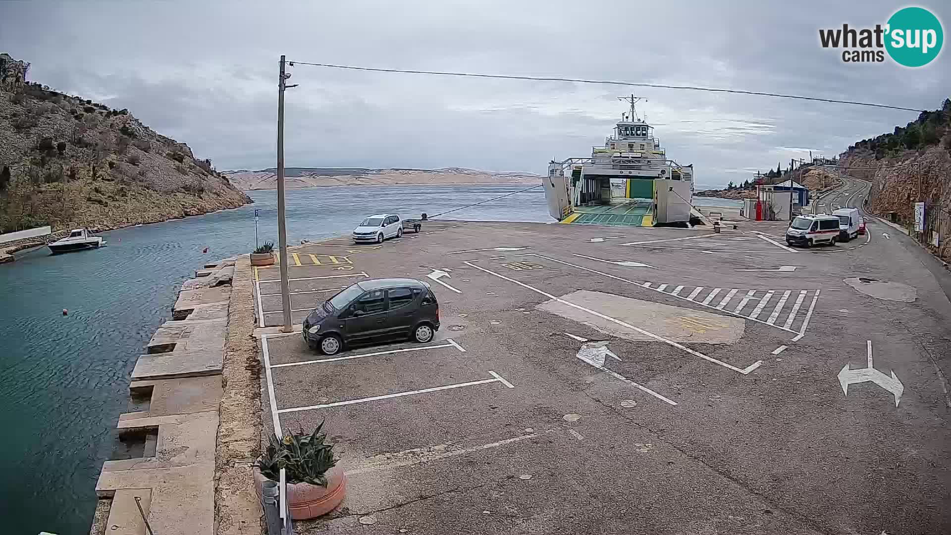 Webcam del puerto de ferris de Prizna – hacia la isla de Pag