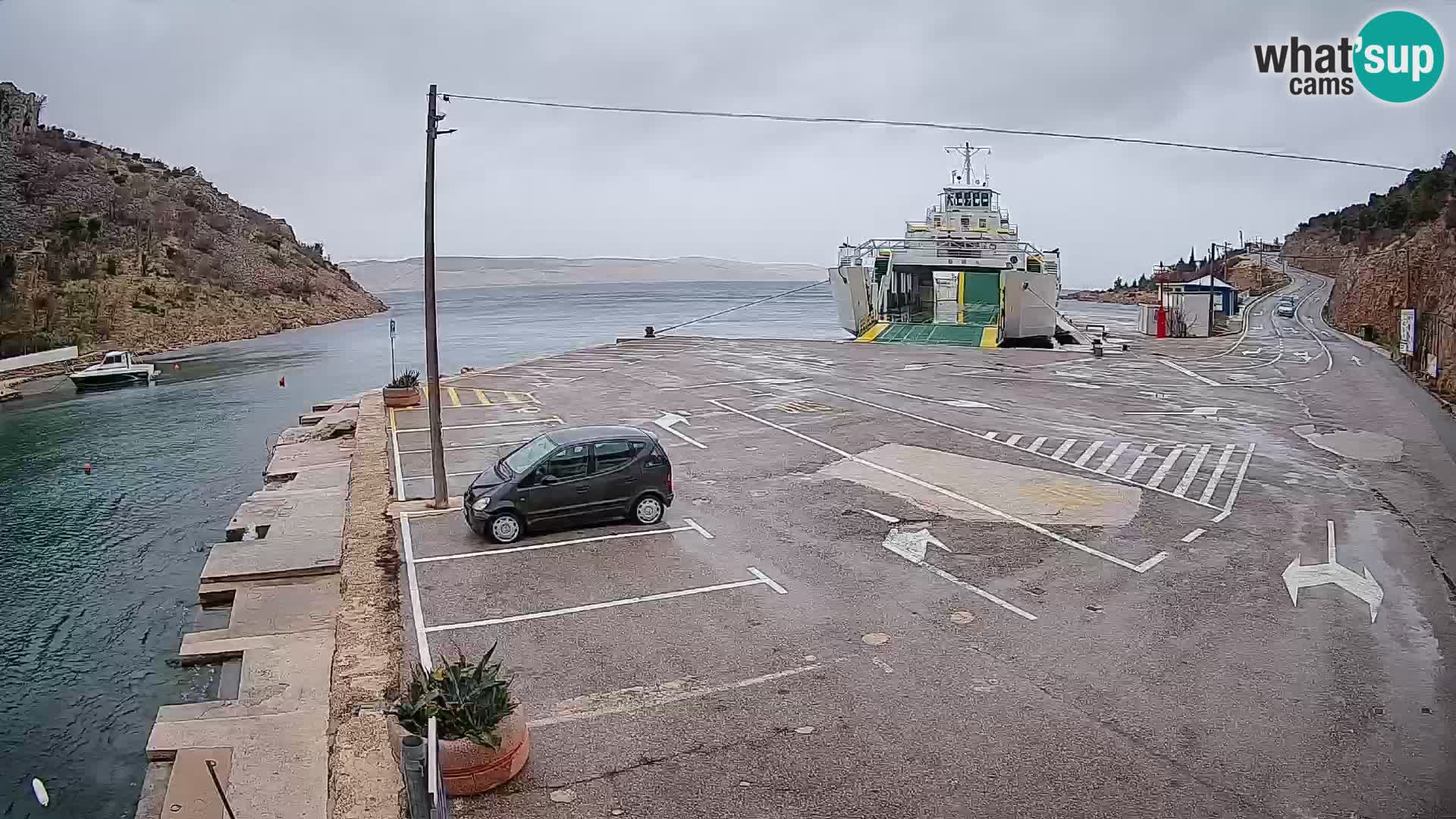 Webcam del puerto de ferris de Prizna – hacia la isla de Pag