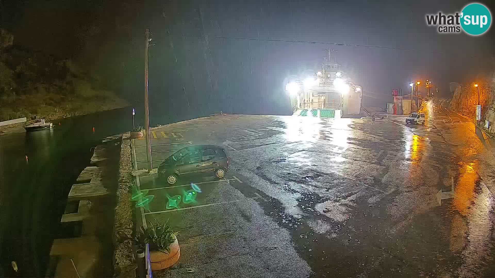 Webcam del puerto de ferris de Prizna – hacia la isla de Pag