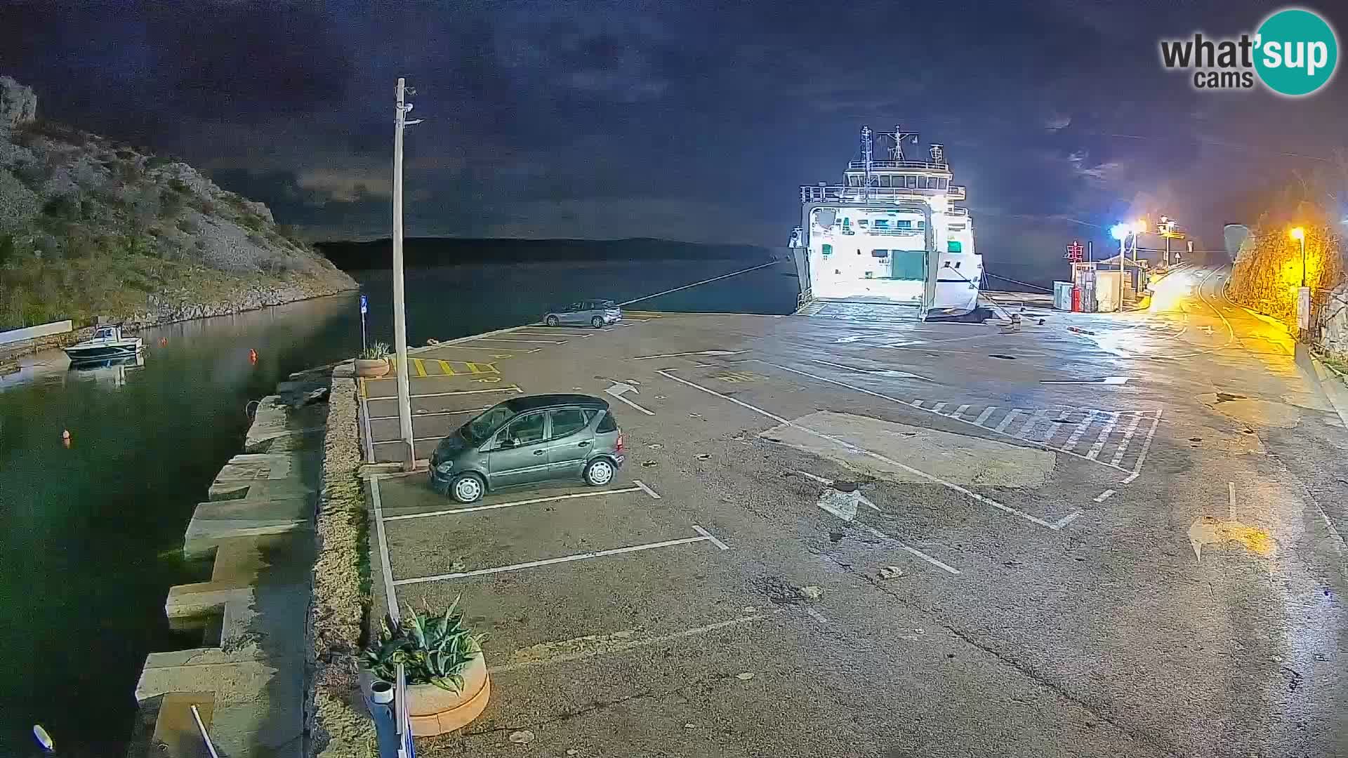 Webcam del puerto de ferris de Prizna – hacia la isla de Pag