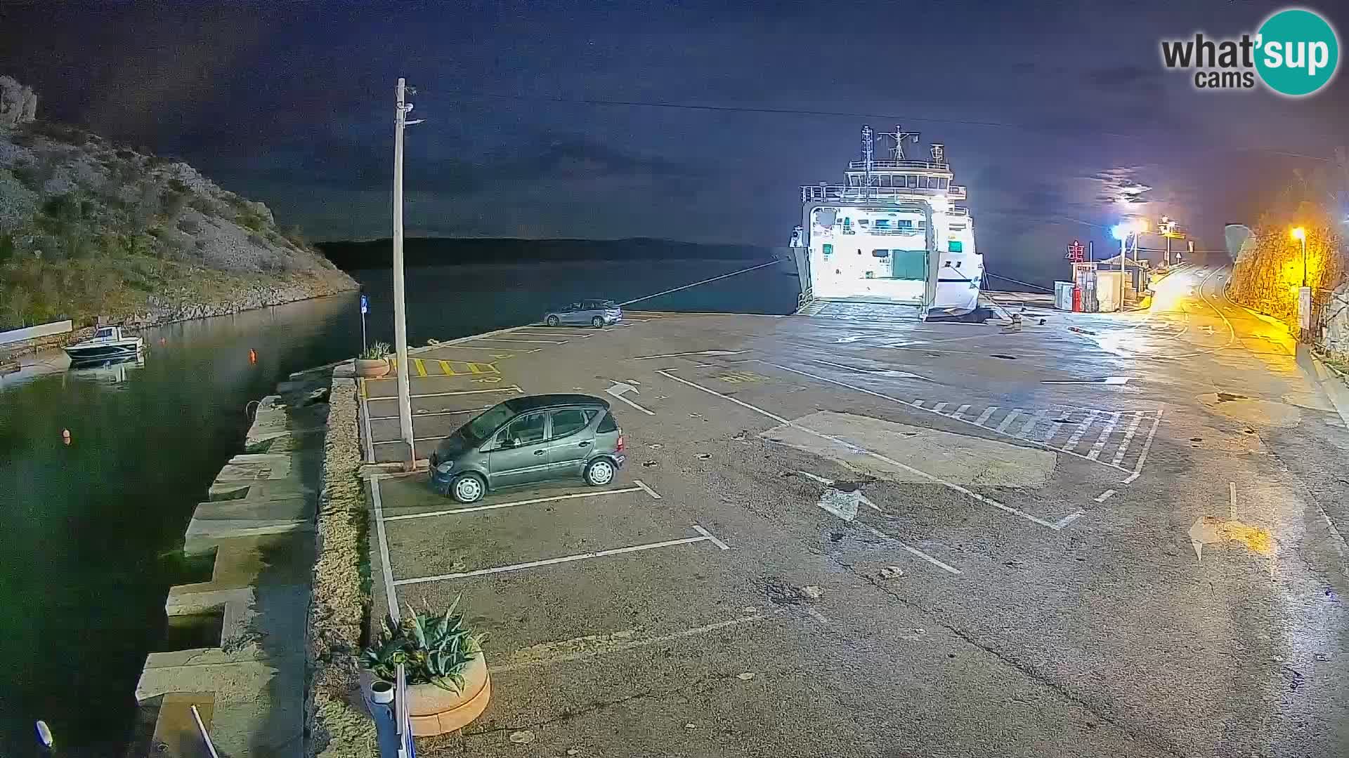 Webcam del puerto de ferris de Prizna – hacia la isla de Pag