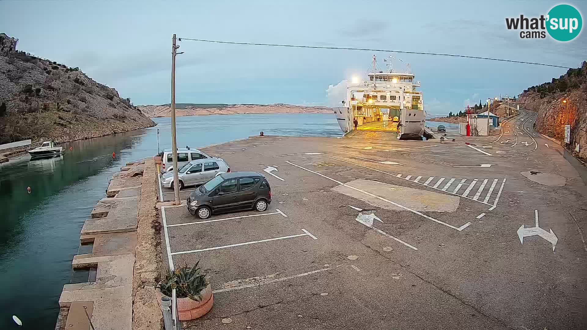 Webcam Prizna ferry port to Pag island