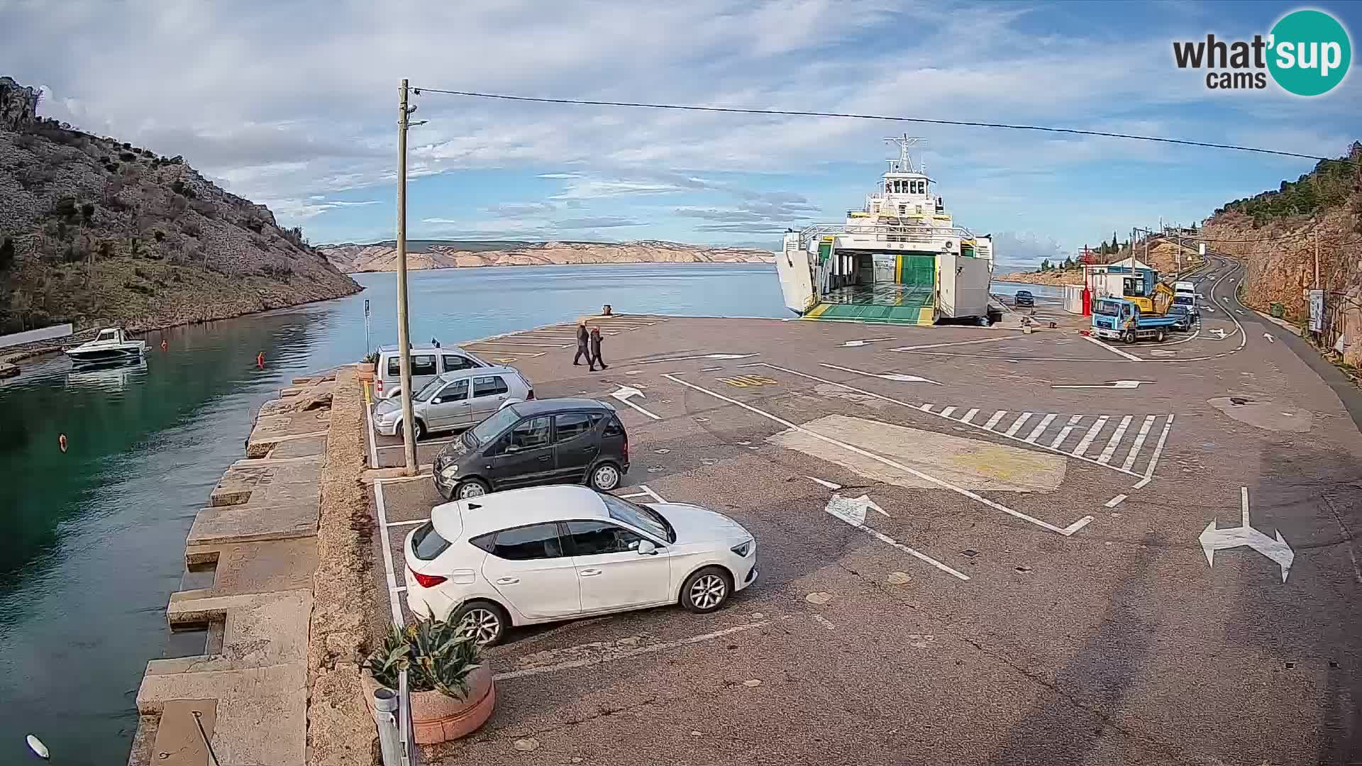 Webcam del puerto de ferris de Prizna – hacia la isla de Pag