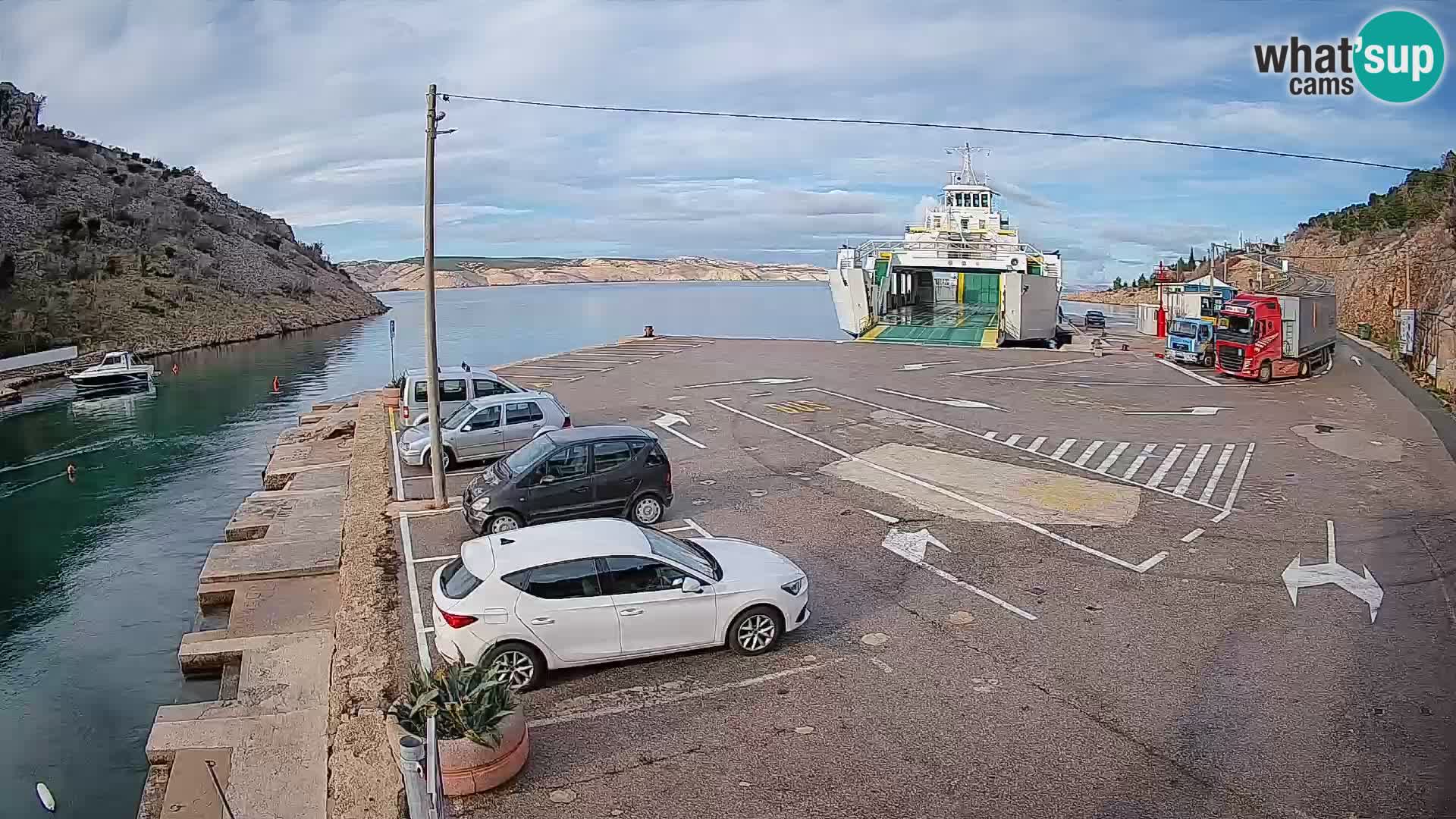 Web kamera trajektna luka Prizna – prema otoku Pag