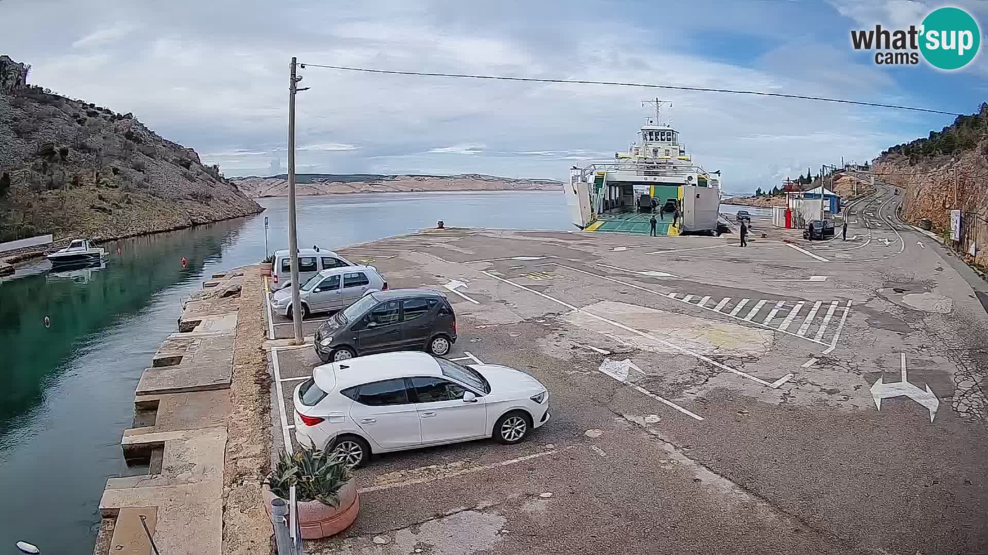Webcam del puerto de ferris de Prizna – hacia la isla de Pag