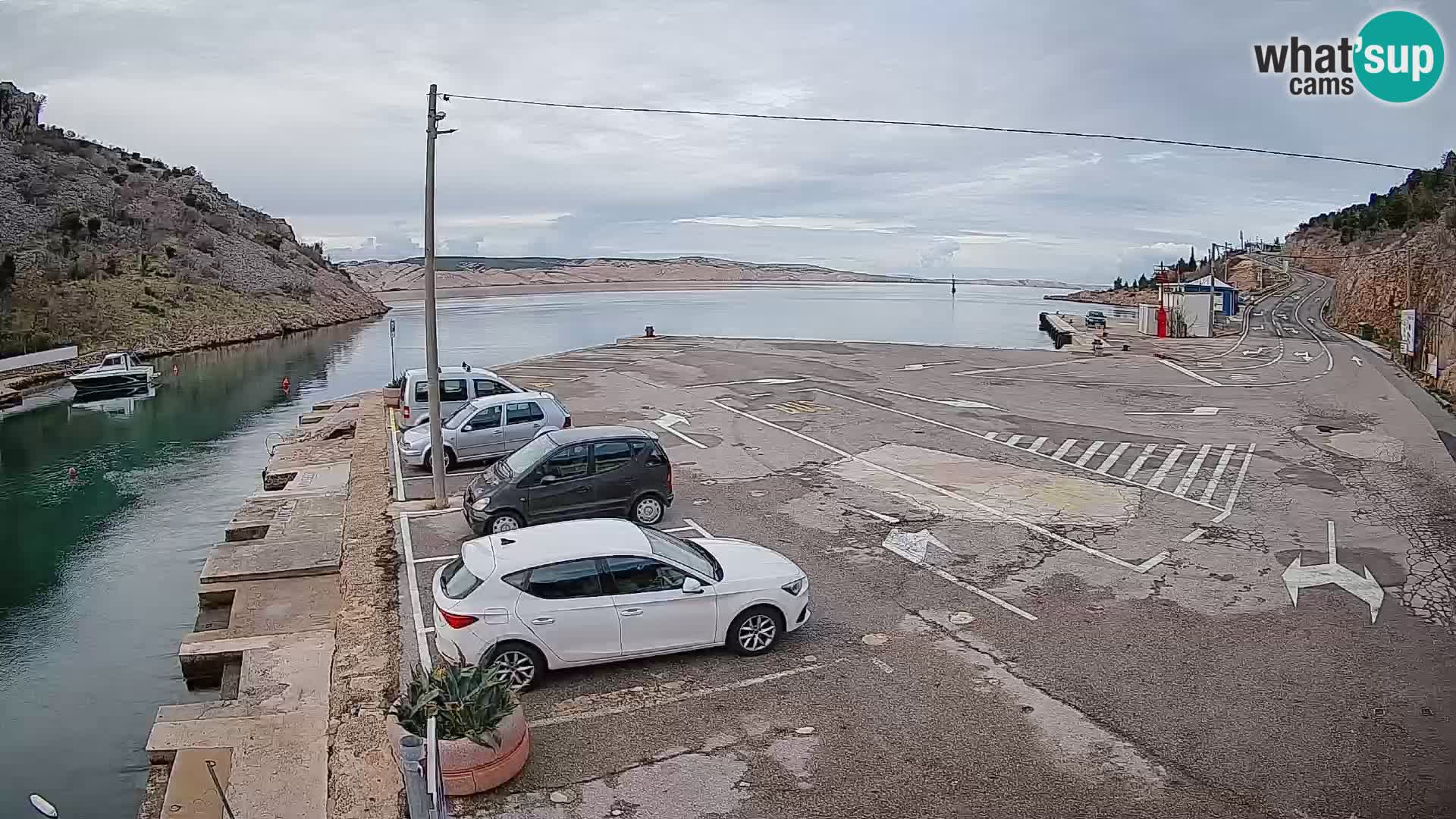 Web kamera trajektna luka Prizna – prema otoku Pag