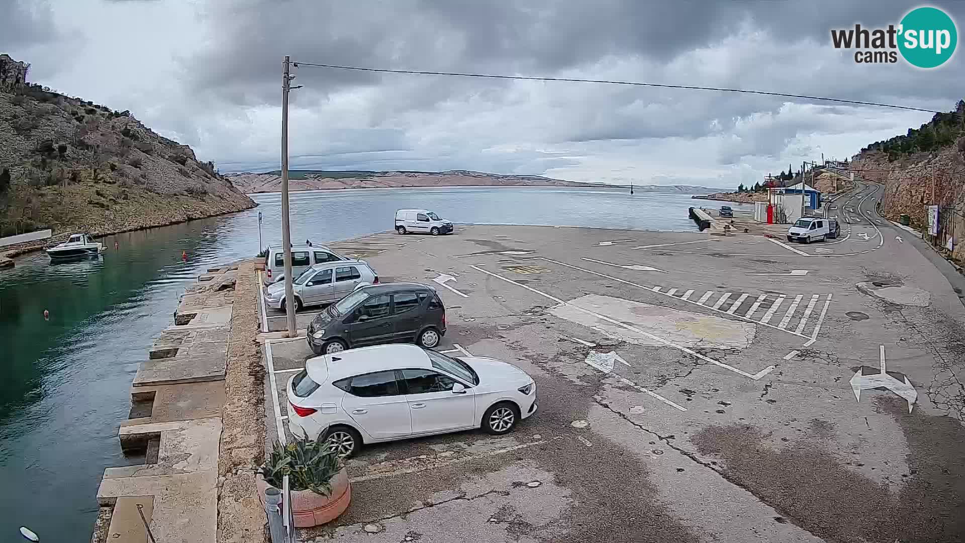 Webcam del puerto de ferris de Prizna – hacia la isla de Pag
