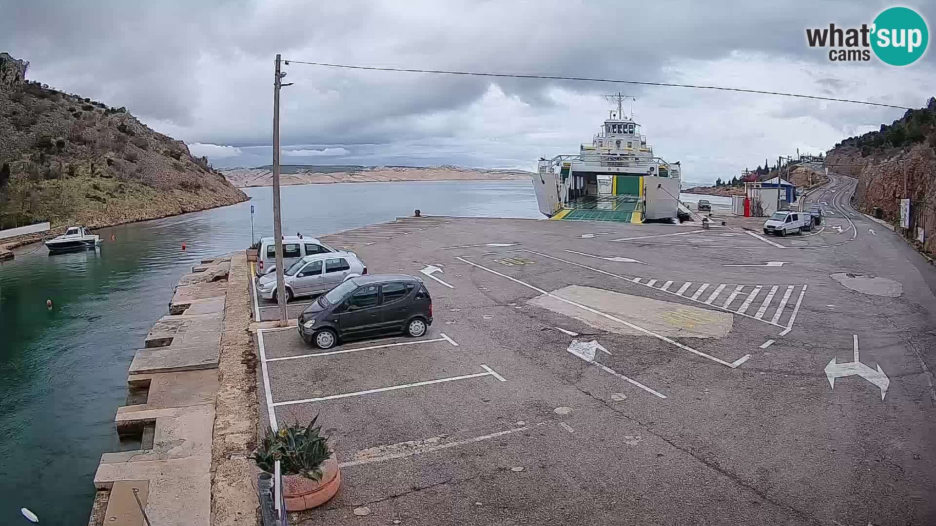 Web kamera trajektna luka Prizna – prema otoku Pag