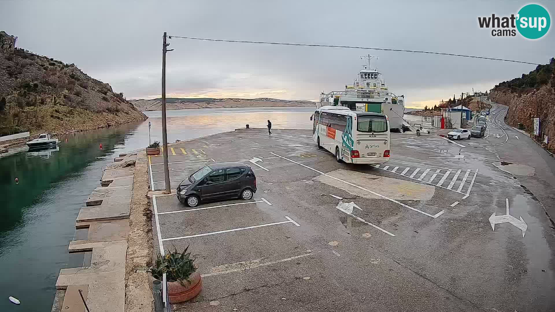 Webcam port de ferry de Prizna – vers l’île de Pag