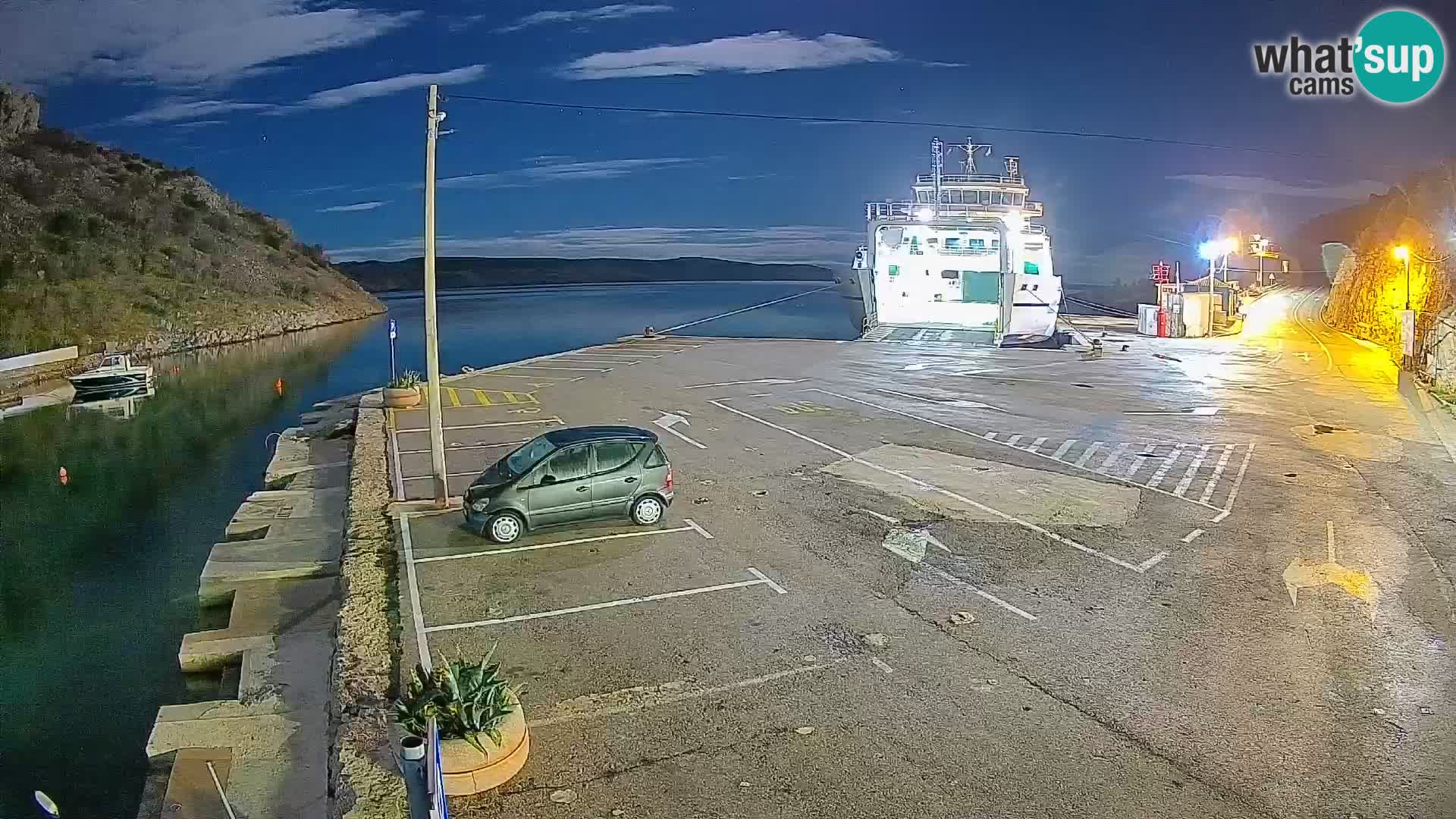 Webcam del puerto de ferris de Prizna – hacia la isla de Pag