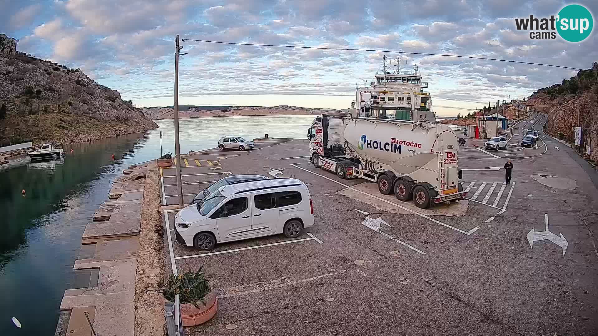 Webcam Prizna ferry port to Pag island
