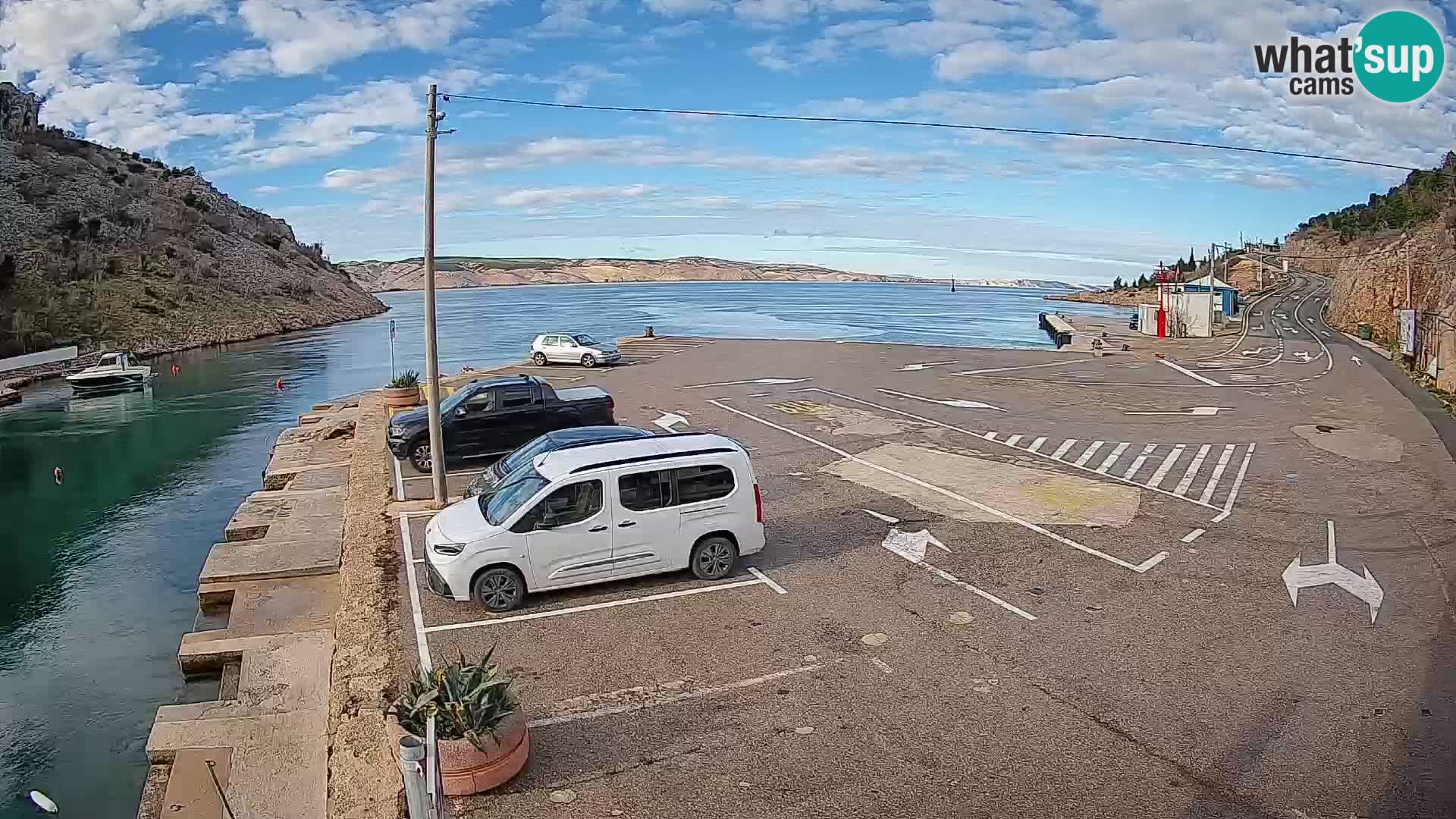Webcam del puerto de ferris de Prizna – hacia la isla de Pag