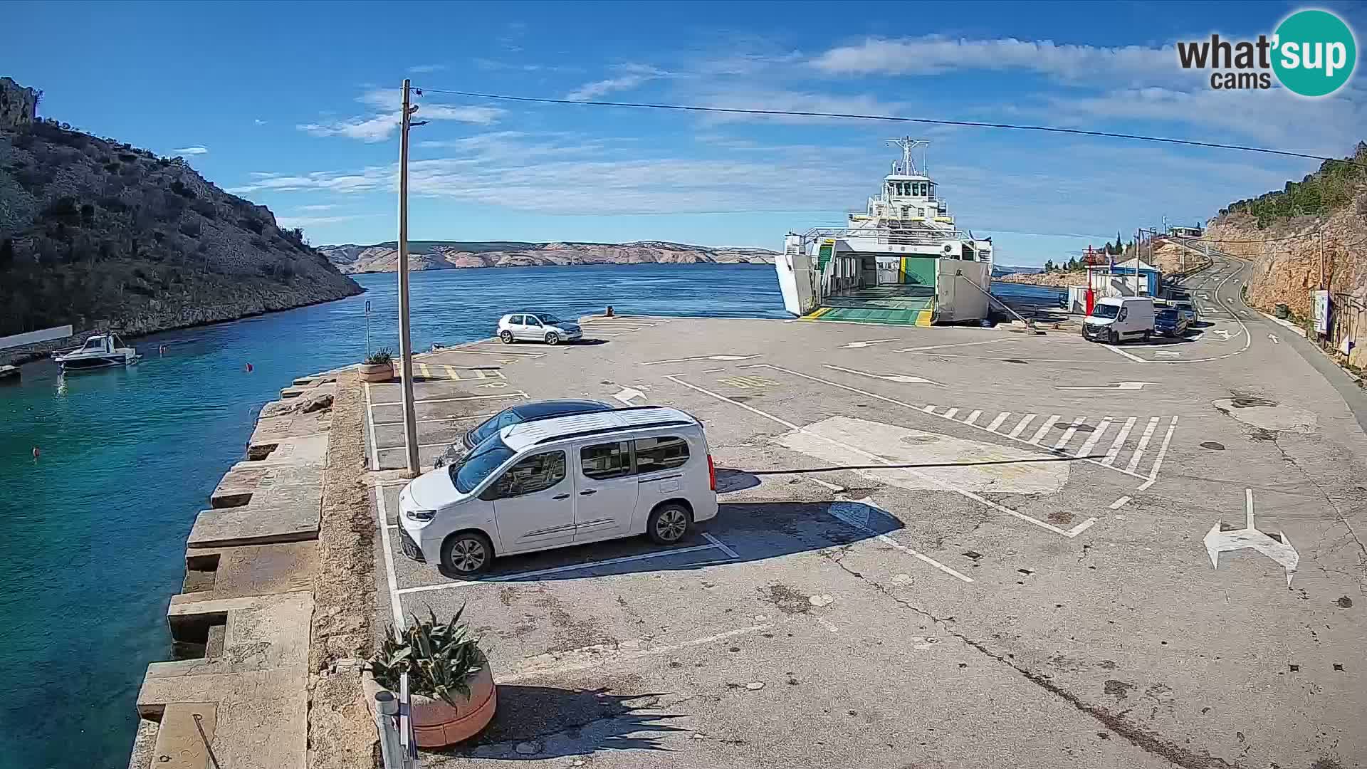 Web kamera trajektna luka Prizna – prema otoku Pag