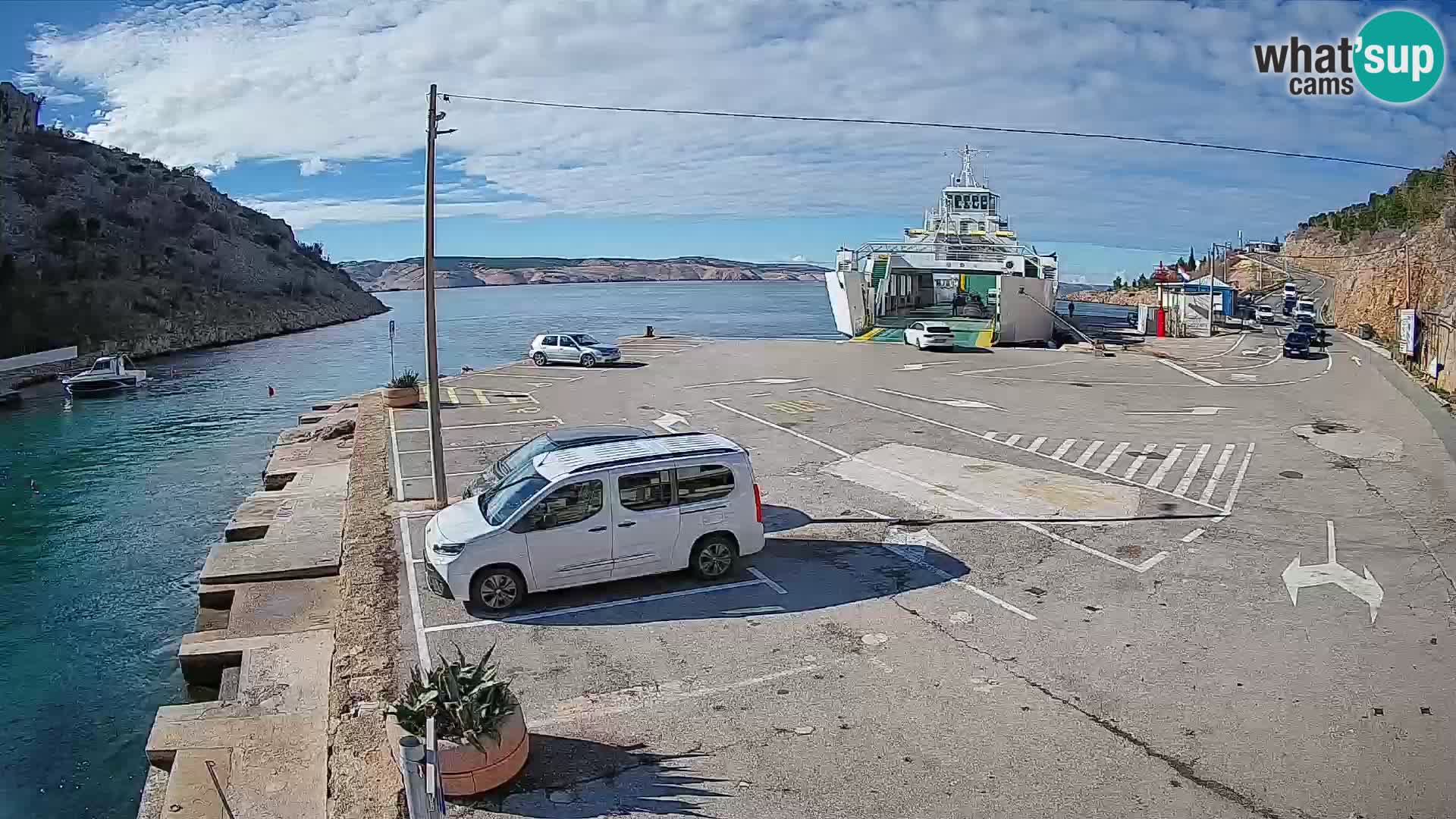 Webcam del puerto de ferris de Prizna – hacia la isla de Pag