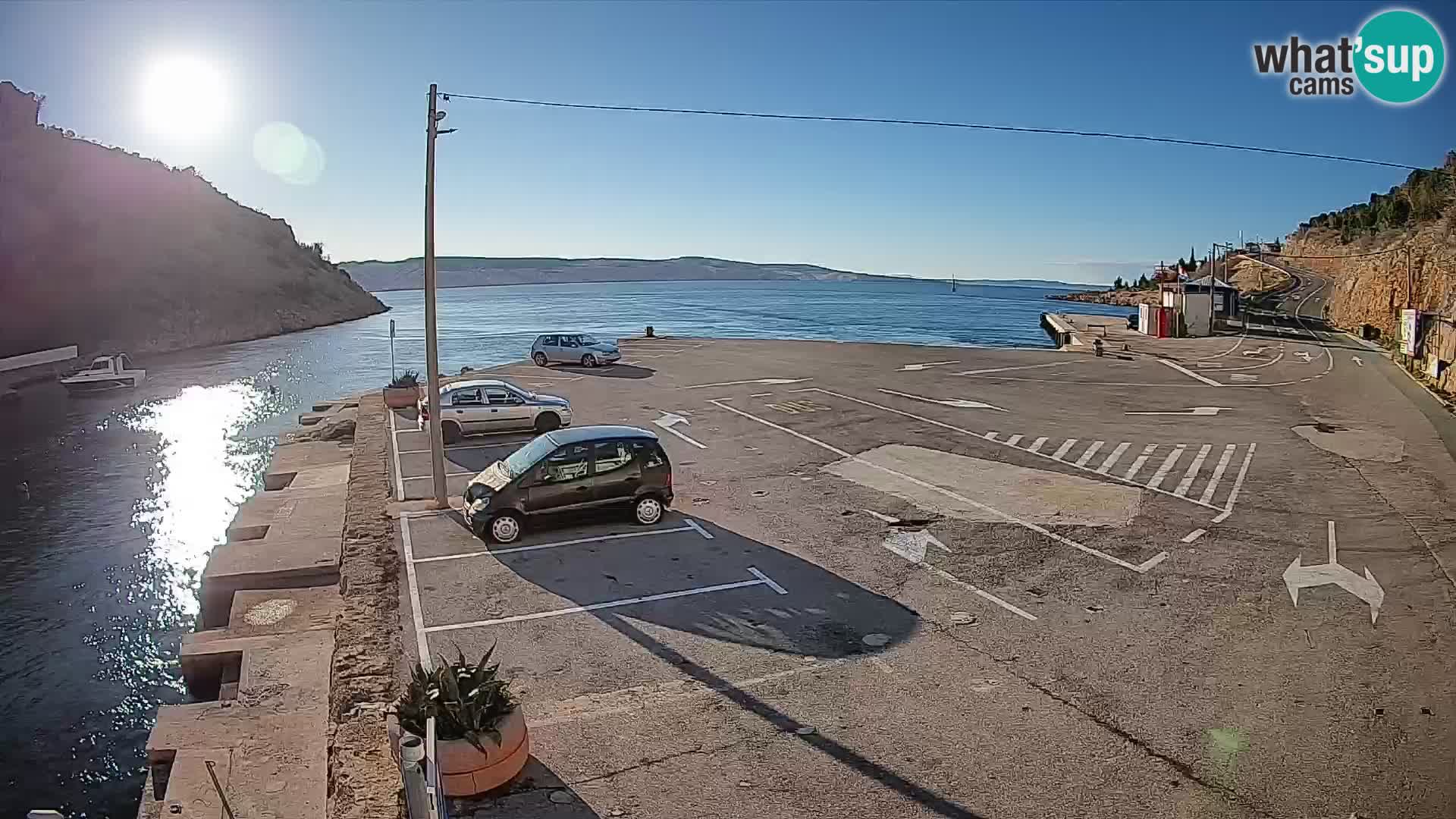 Webcam del puerto de ferris de Prizna – hacia la isla de Pag