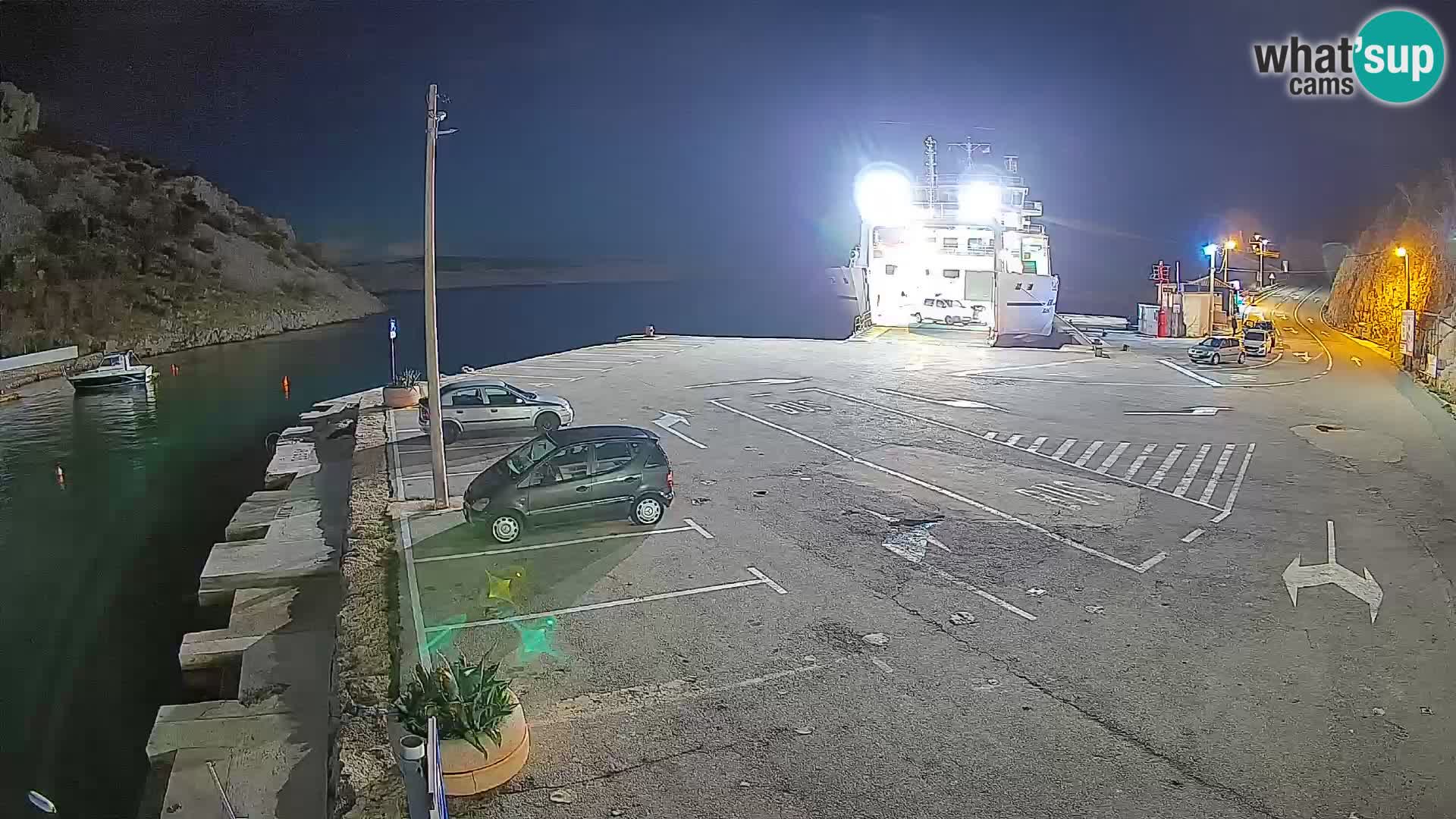 Webcam del puerto de ferris de Prizna – hacia la isla de Pag