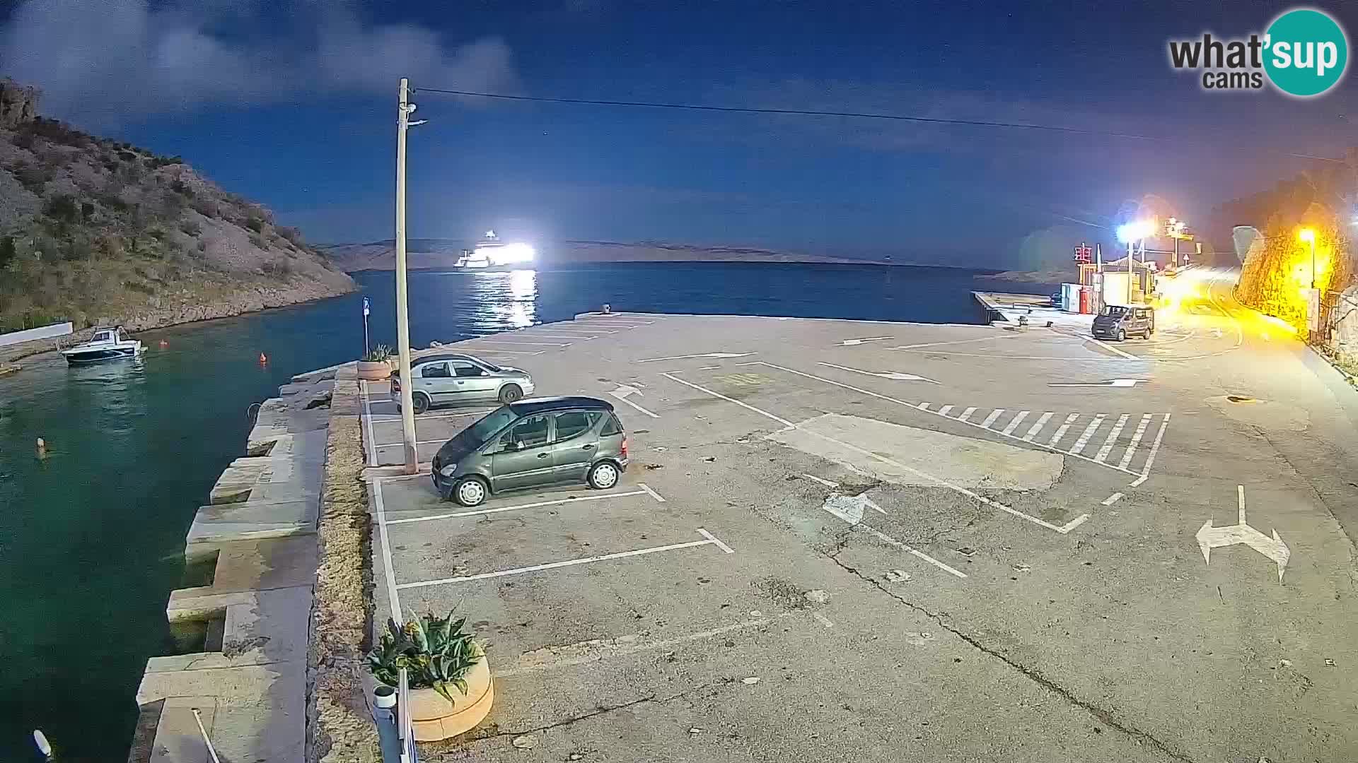 Webcam del puerto de ferris de Prizna – hacia la isla de Pag