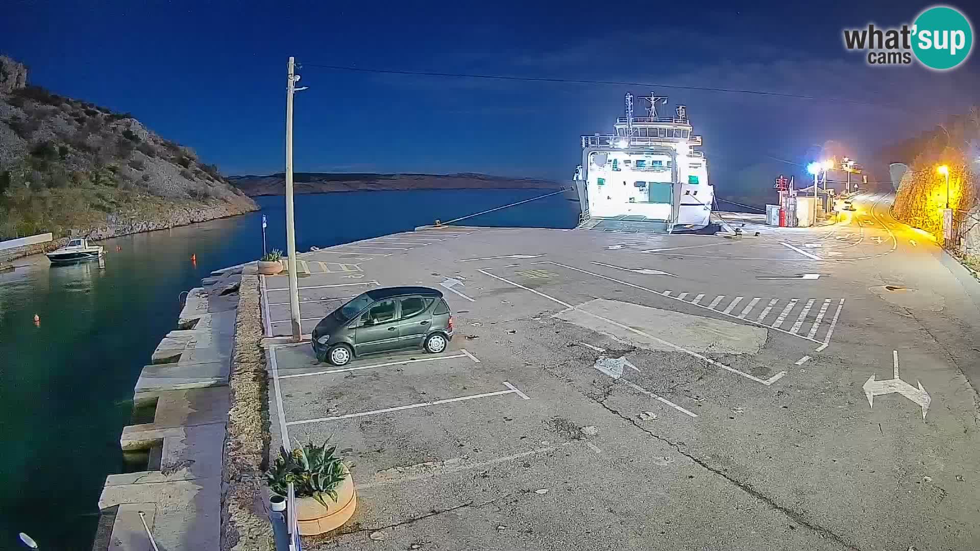 Webcam del puerto de ferris de Prizna – hacia la isla de Pag