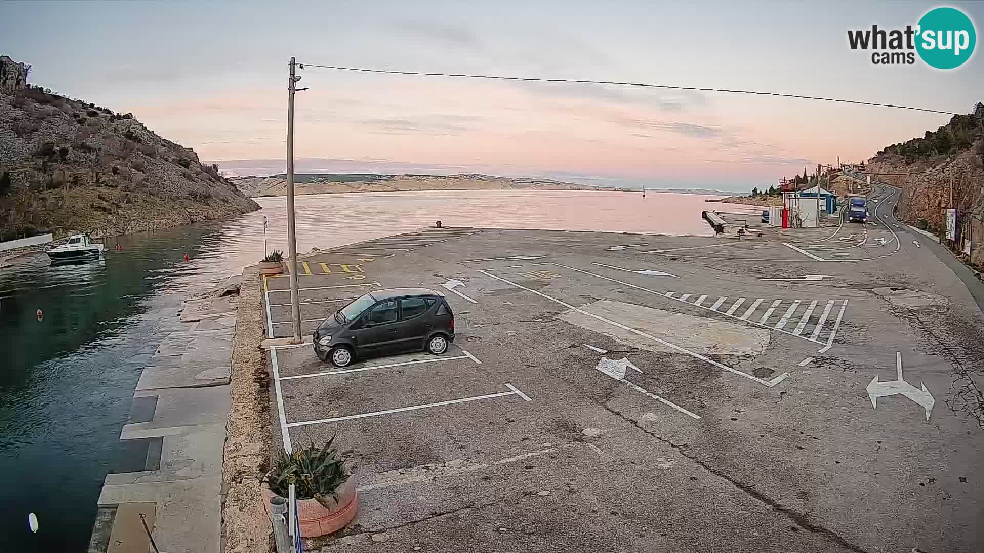 Webcam Prizna ferry port to Pag island
