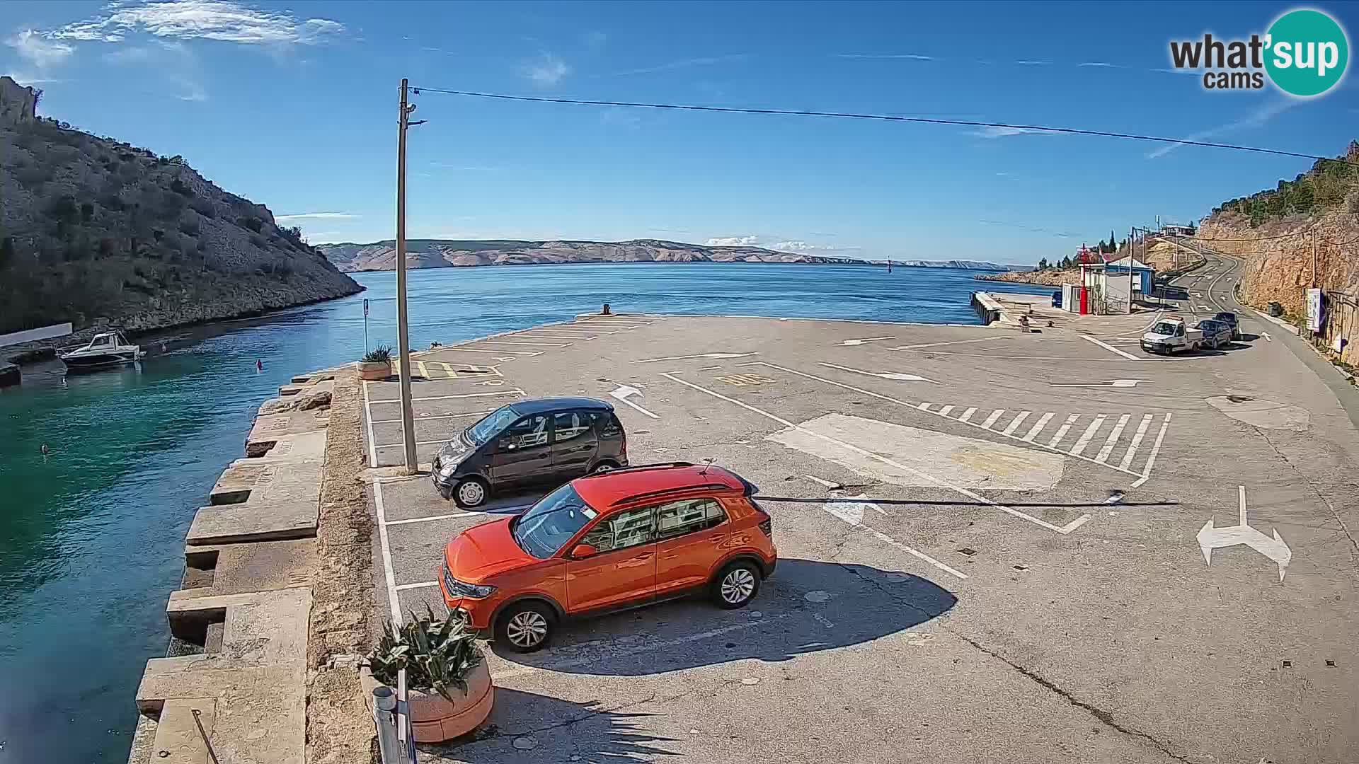 Webcam del puerto de ferris de Prizna – hacia la isla de Pag