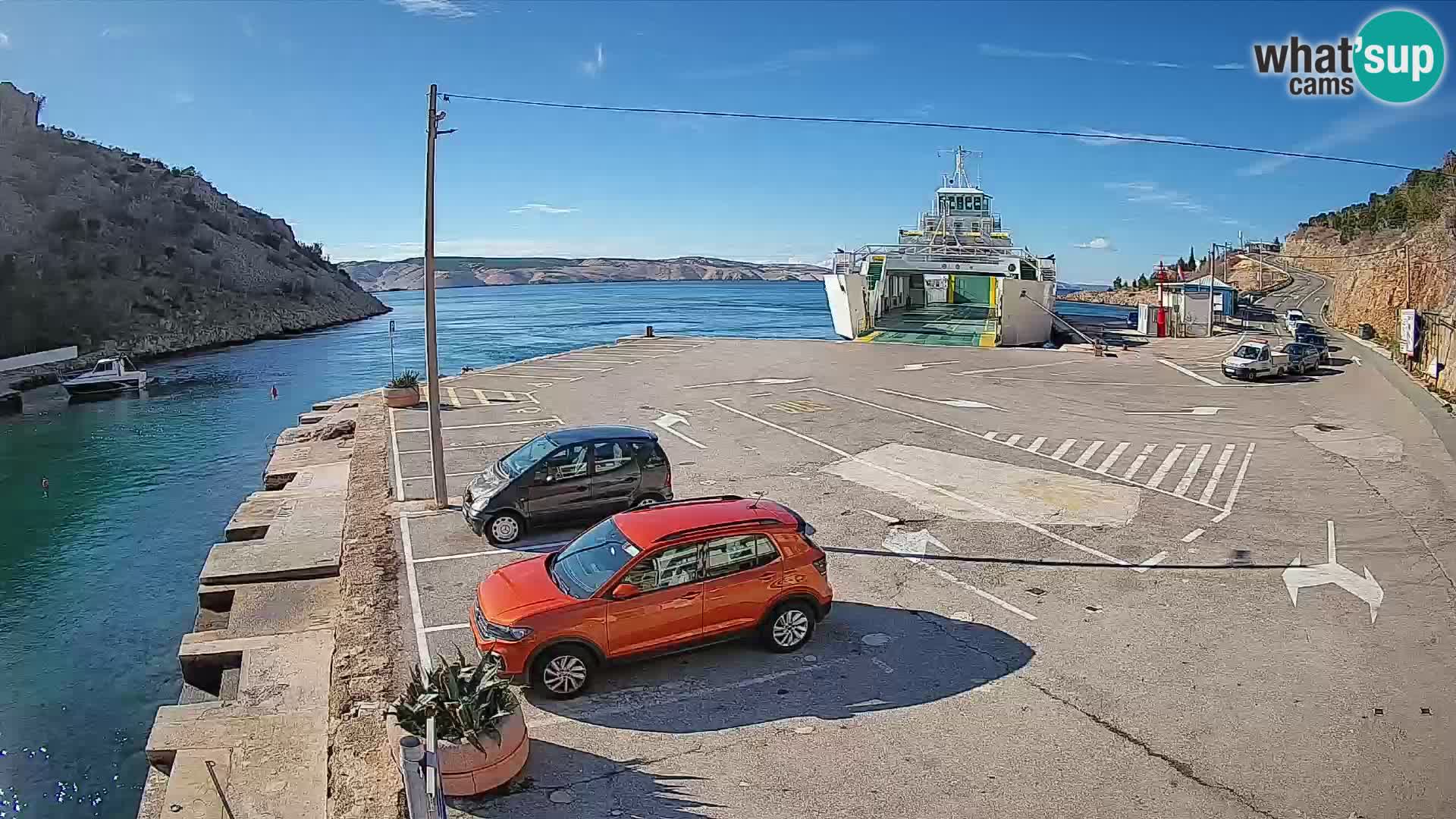 Webcam del puerto de ferris de Prizna – hacia la isla de Pag