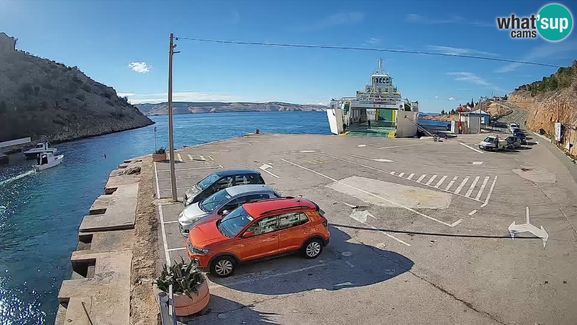 Web kamera trajektna luka Prizna – prema otoku Pag