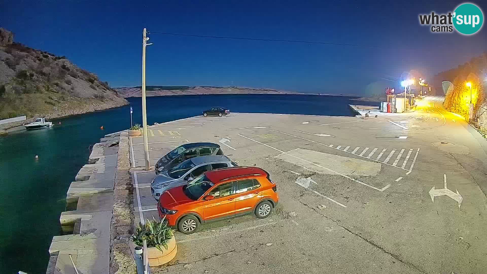 Webcam del puerto de ferris de Prizna – hacia la isla de Pag