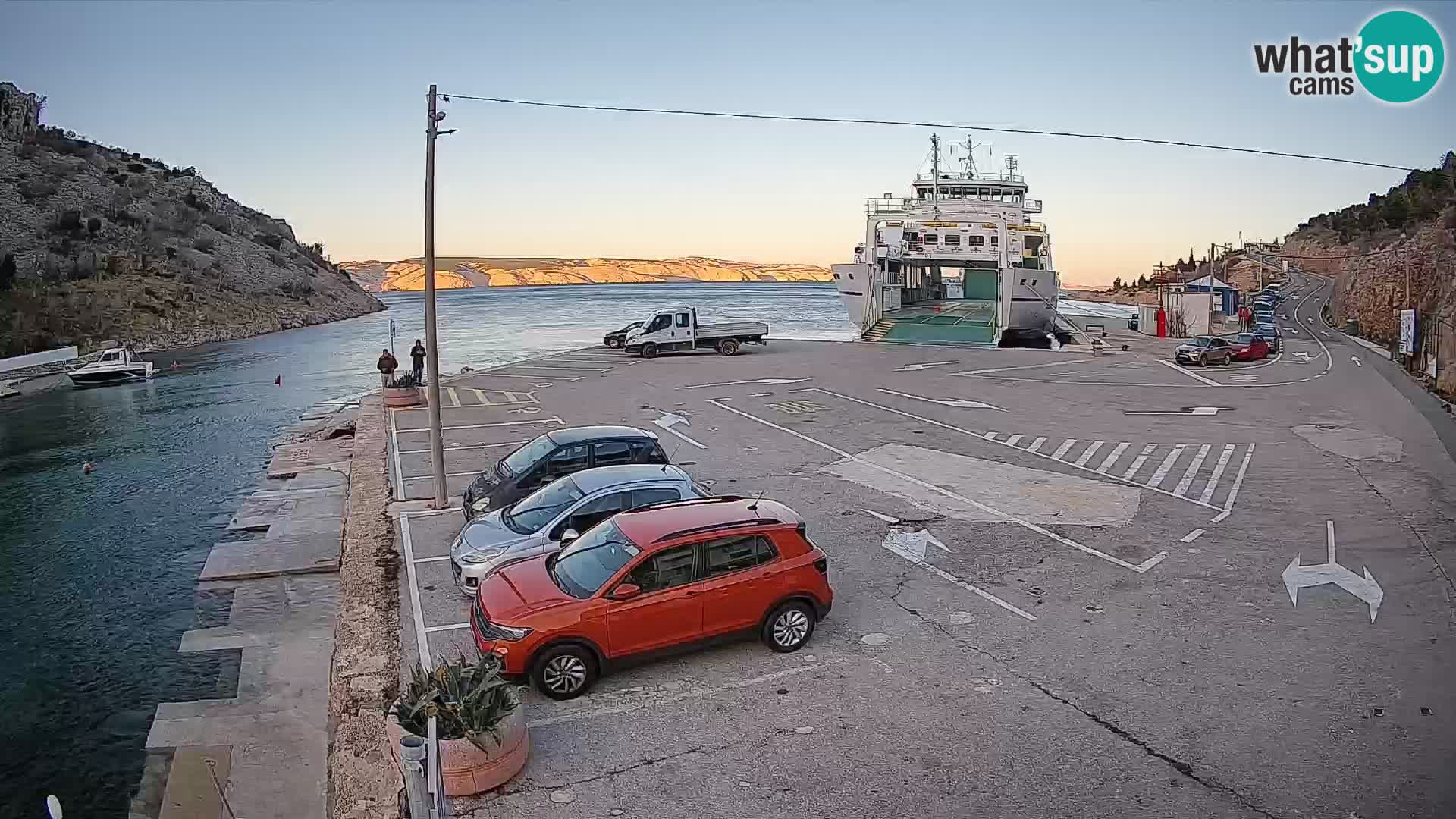 Webcam Prizna ferry port to Pag island