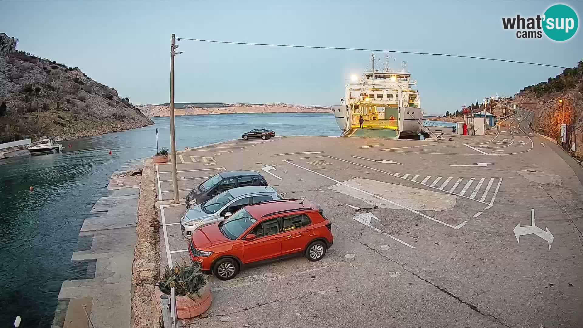 Webcam port de ferry de Prizna – vers l’île de Pag