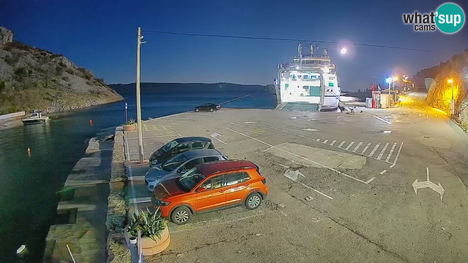Webcam del puerto de ferris de Prizna – hacia la isla de Pag