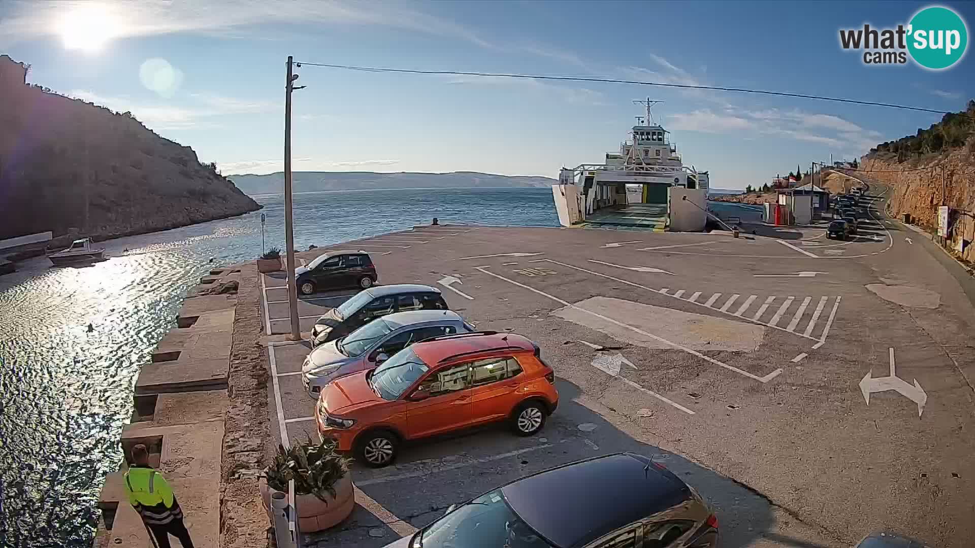 Web kamera trajektna luka Prizna – prema otoku Pag