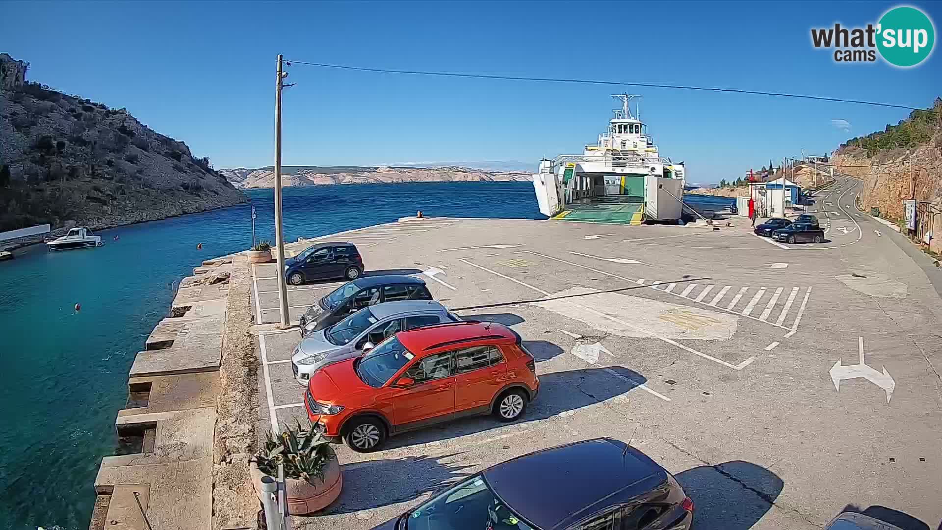 Webcam del puerto de ferris de Prizna – hacia la isla de Pag