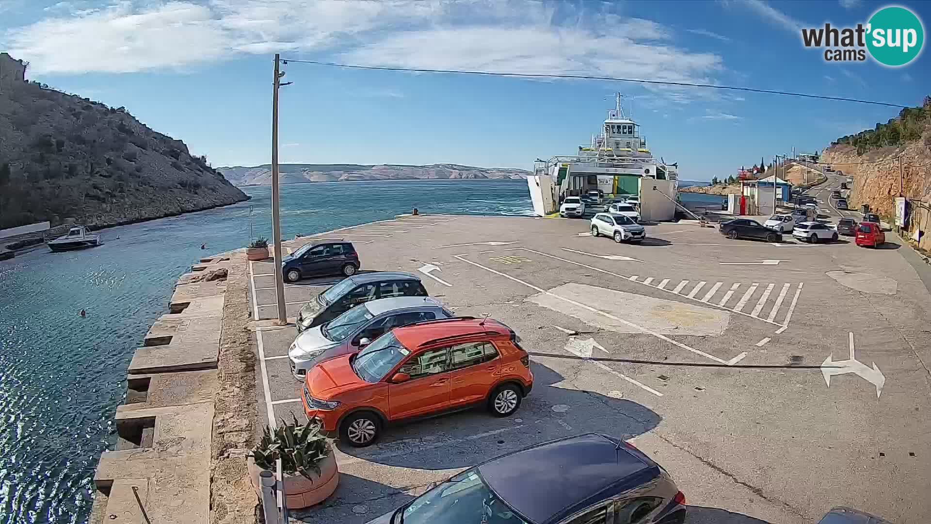 Webcam del puerto de ferris de Prizna – hacia la isla de Pag