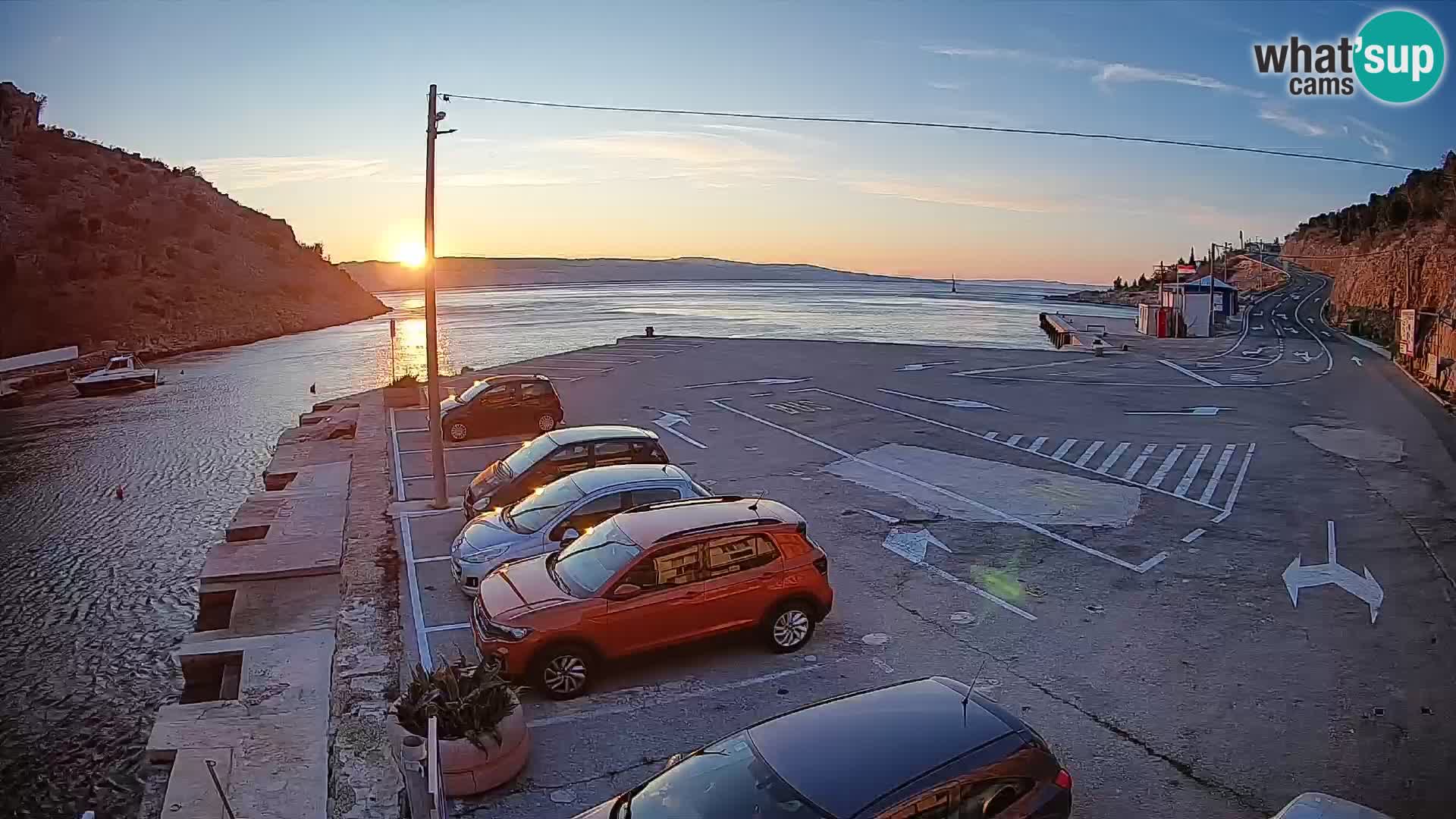 Webcam del puerto de ferris de Prizna – hacia la isla de Pag