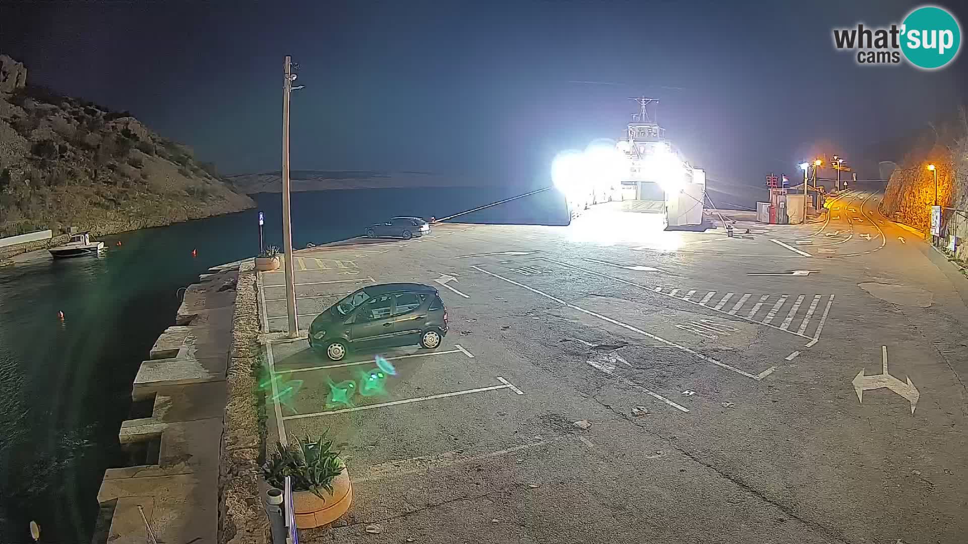 Webcam del puerto de ferris de Prizna – hacia la isla de Pag