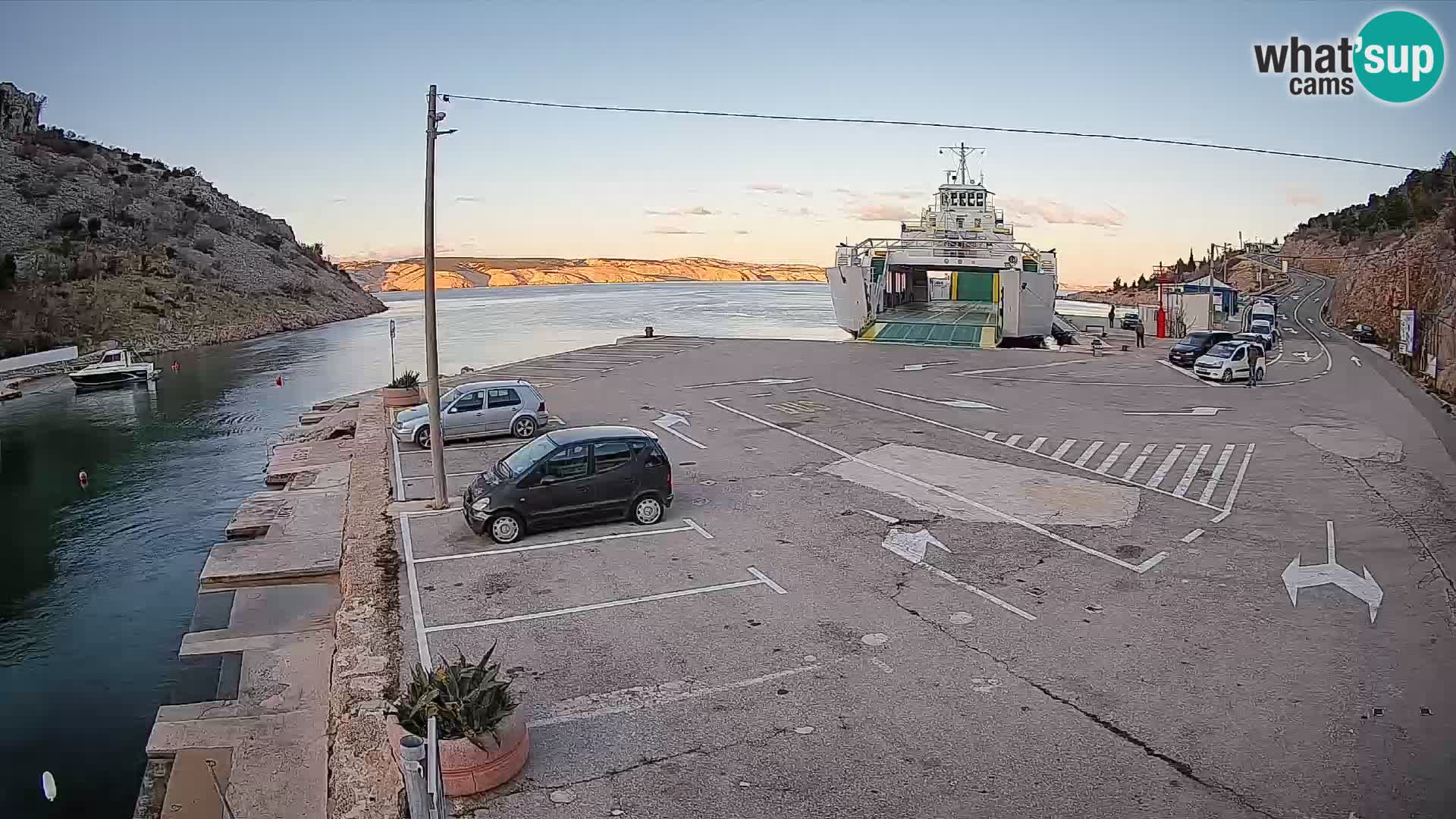 Webcam port de ferry de Prizna – vers l’île de Pag