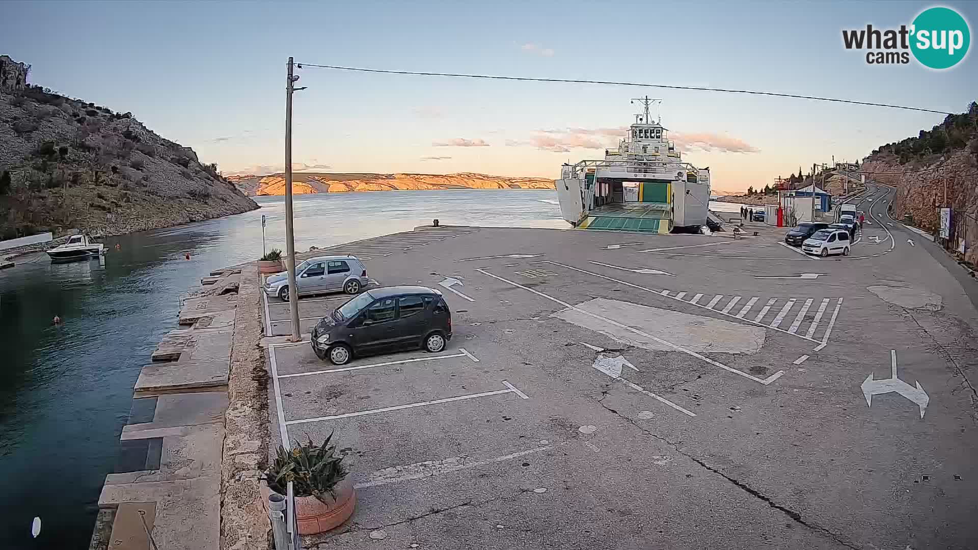 Webcam port de ferry de Prizna – vers l’île de Pag