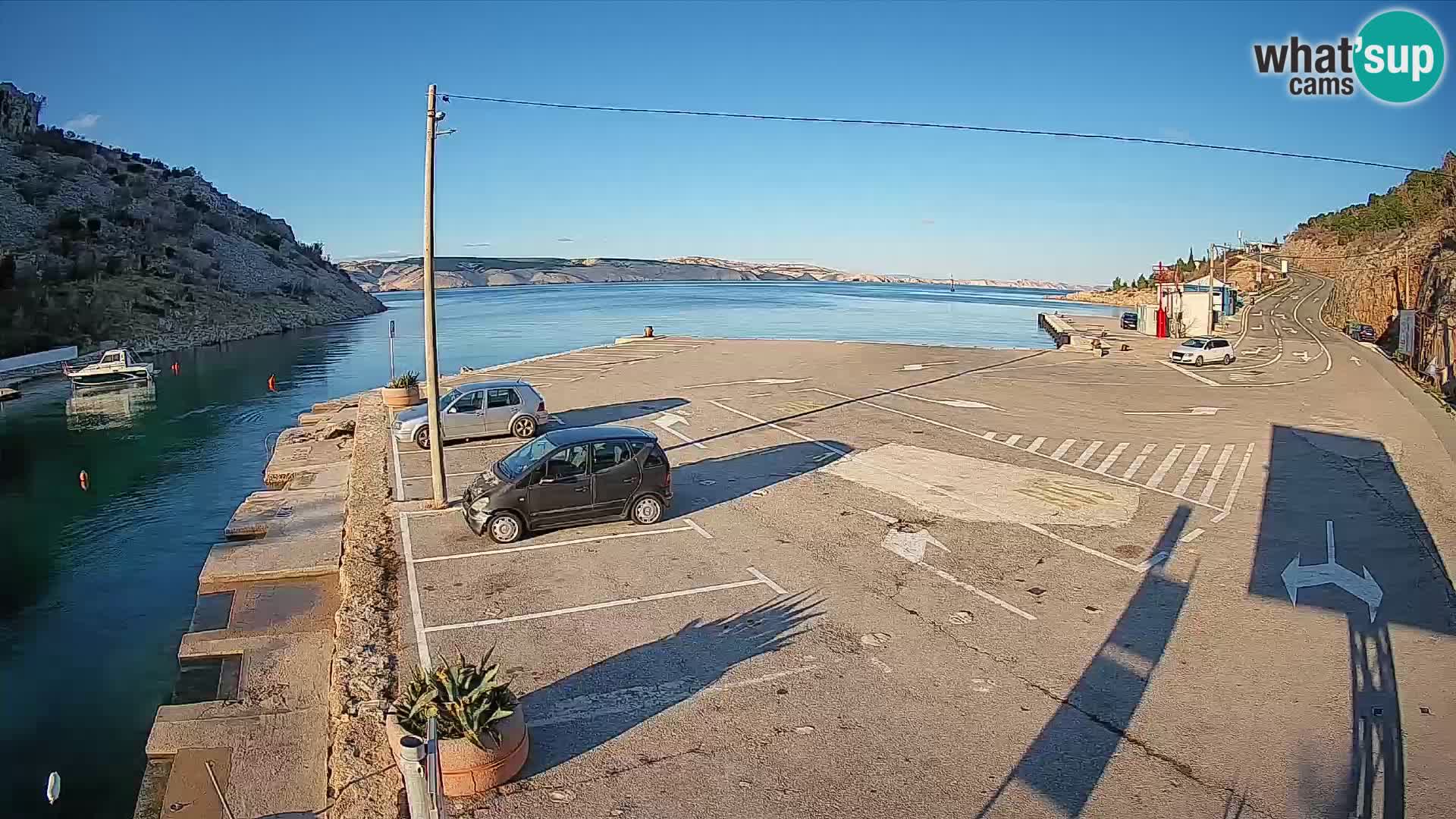 Webcam del puerto de ferris de Prizna – hacia la isla de Pag