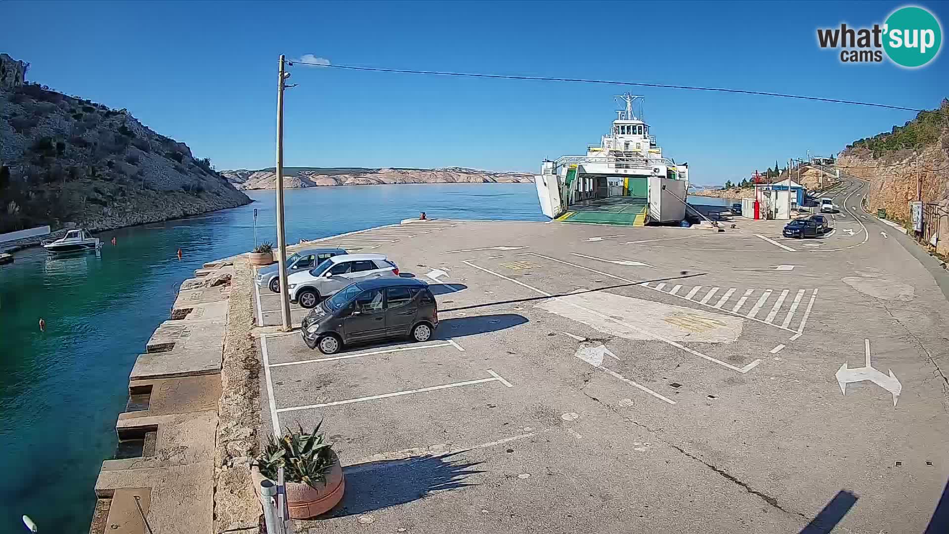 Webcam del puerto de ferris de Prizna – hacia la isla de Pag
