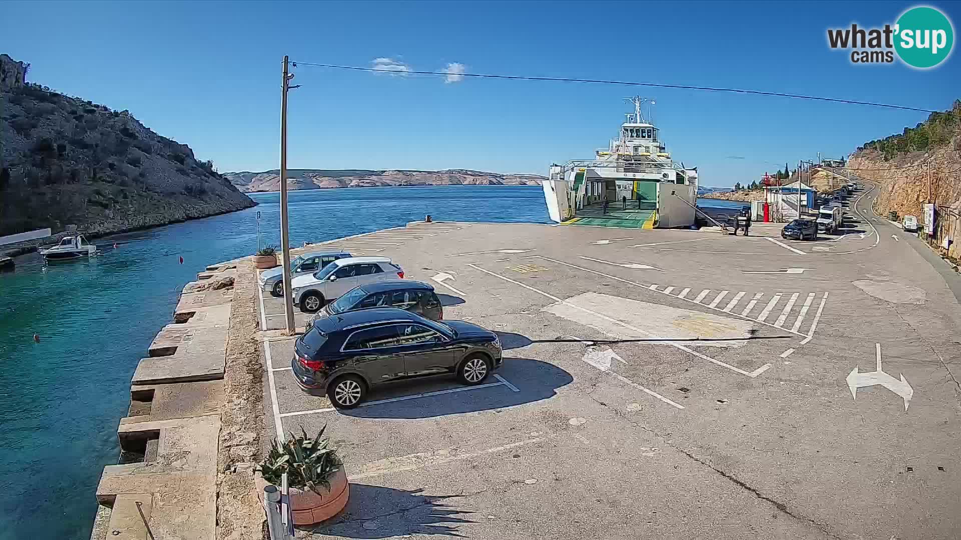 Web kamera trajektna luka Prizna – prema otoku Pag